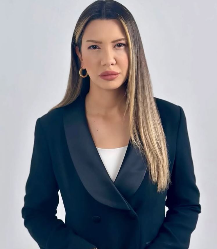 Şarkıcı Hadise’nin İran Paylaşımına Gazeteci Fulya Öztürk’ten Tepki