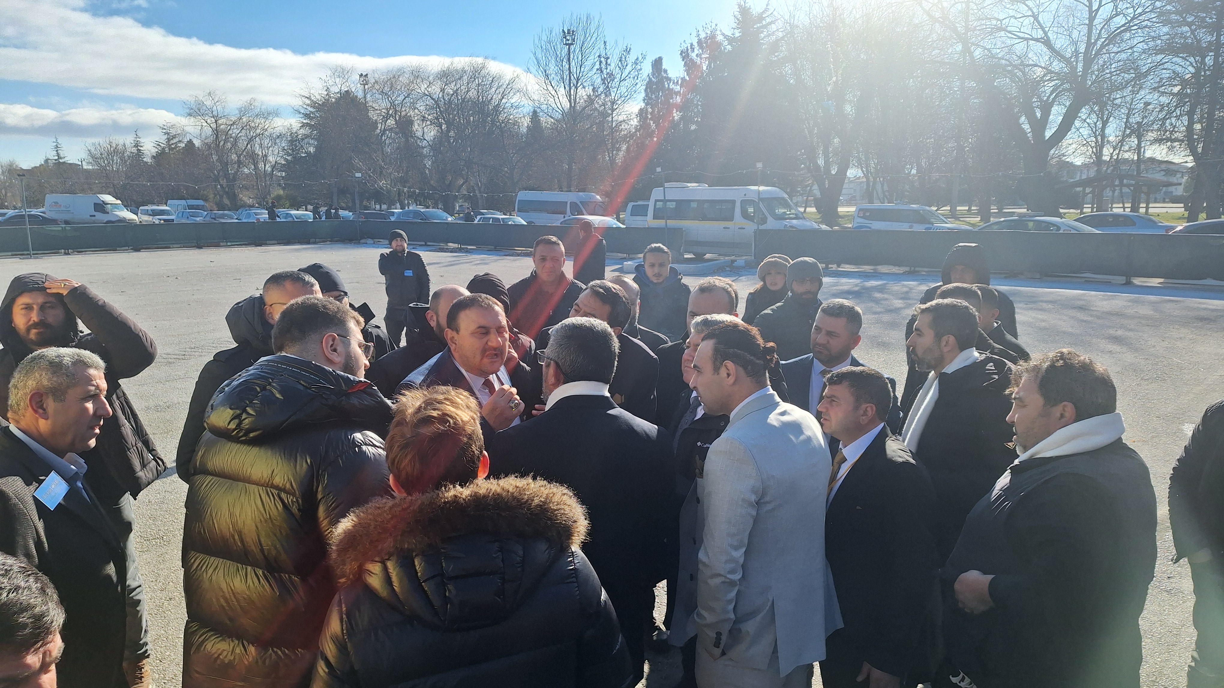 Madeni Sanatkârlar Odası Genel Kurulu’nda Kısa Süreli Gerginlik!