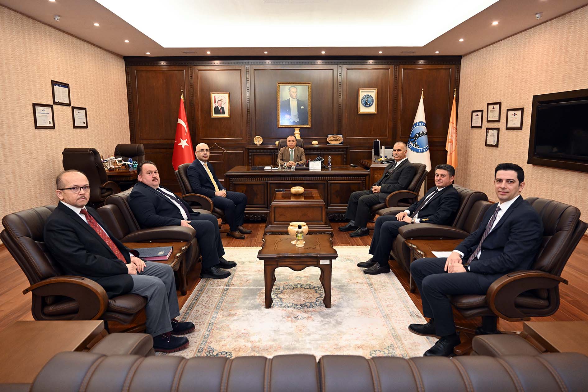 Rekor İmzalar Atıldı: AKÜ Personeline 94 Bin 500 TL Promosyon Müjdesi!