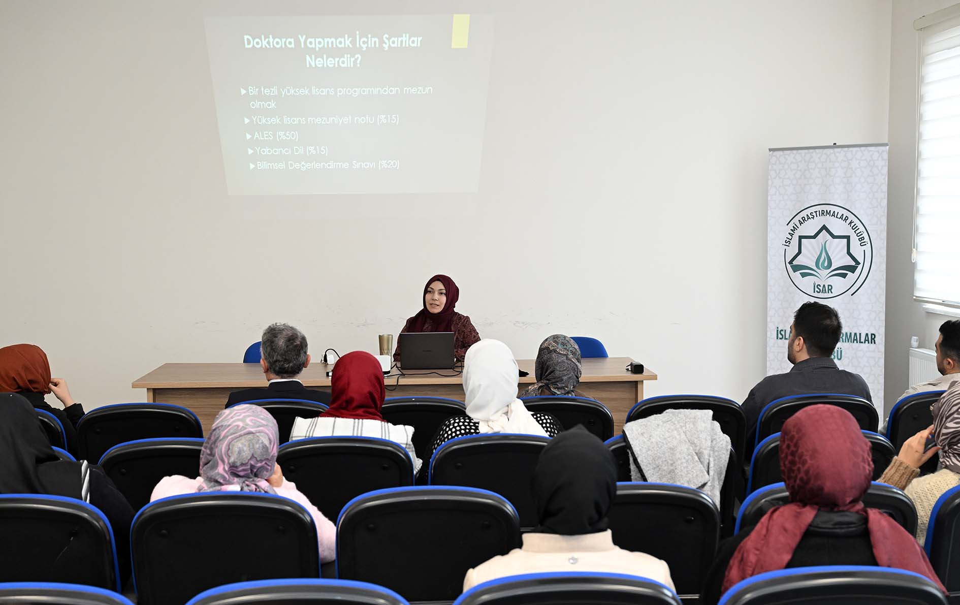 İlahiyat Fakültesinde “Felsefe Ve Din Bilimleri Seminerleri” Düzenlenmeye Devam Ediyor