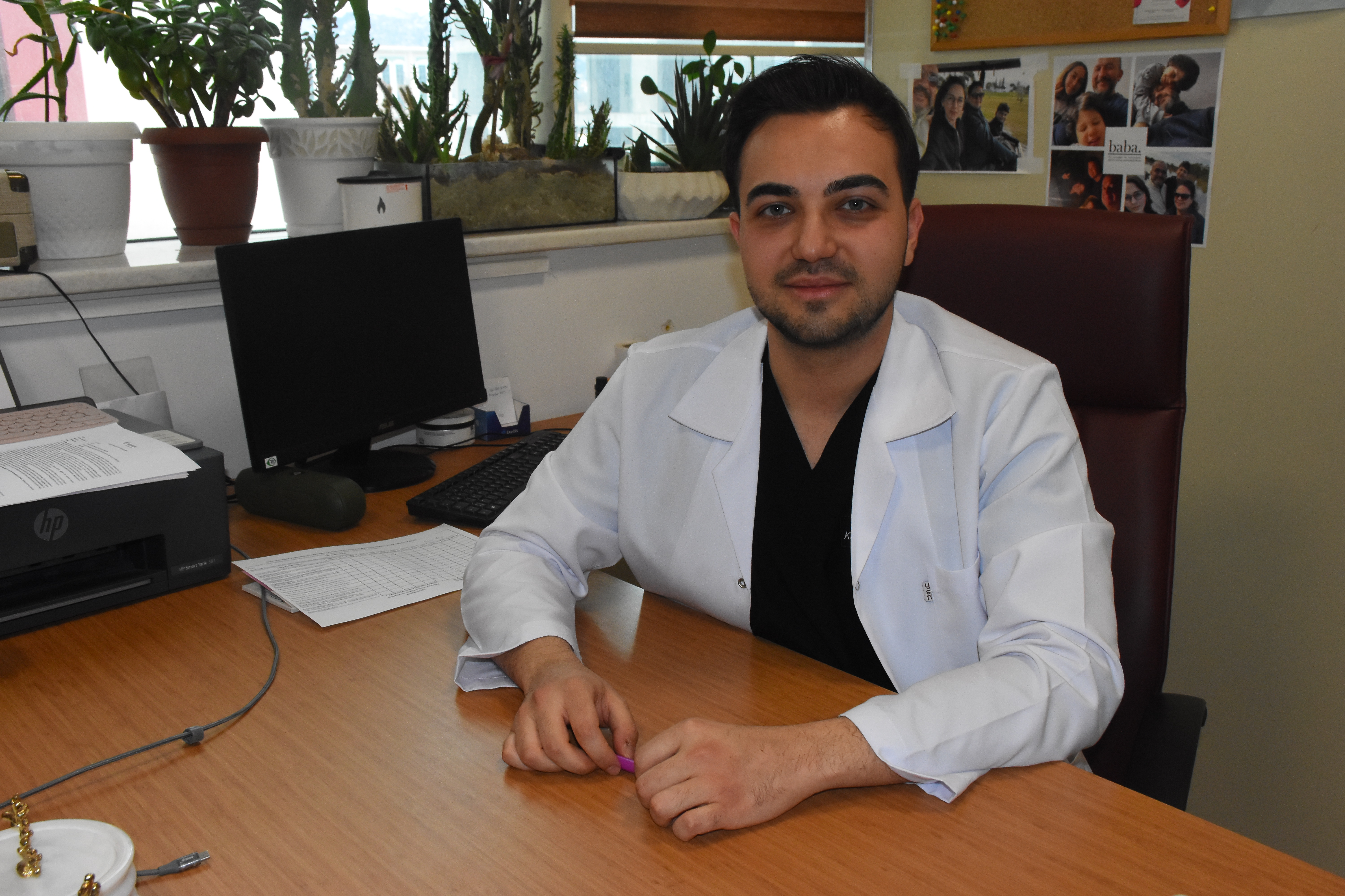 AFSÜ’de Kardeş Dayanışması: Biri Ortopedi, Diğeri Kadın Doğum Uzmanı