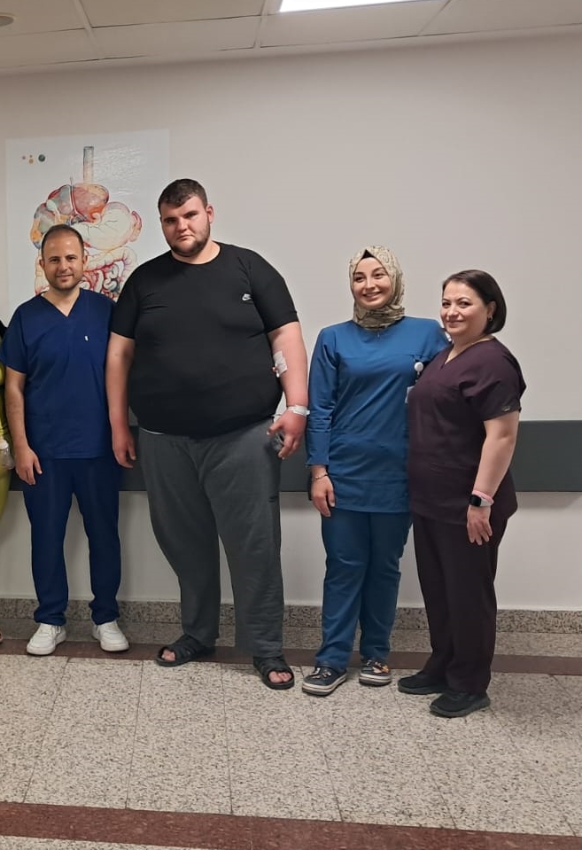Abur Cubur Alışkanlığı 198 Kiloya Çıkardı, Ameliyat Sonrası 6 Ayda 50 Kilo Verdi!