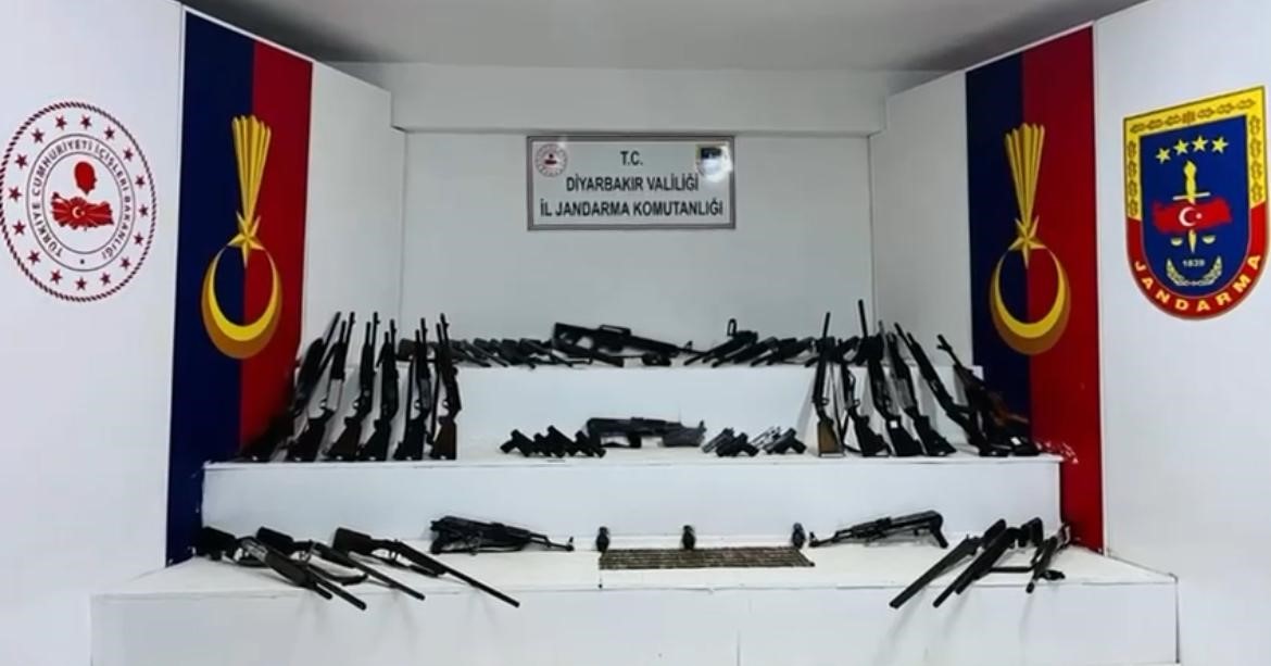 Afyon Dahil 14 İlde Silah Kaçakçılığı Operasyonu: 202 Gözaltı