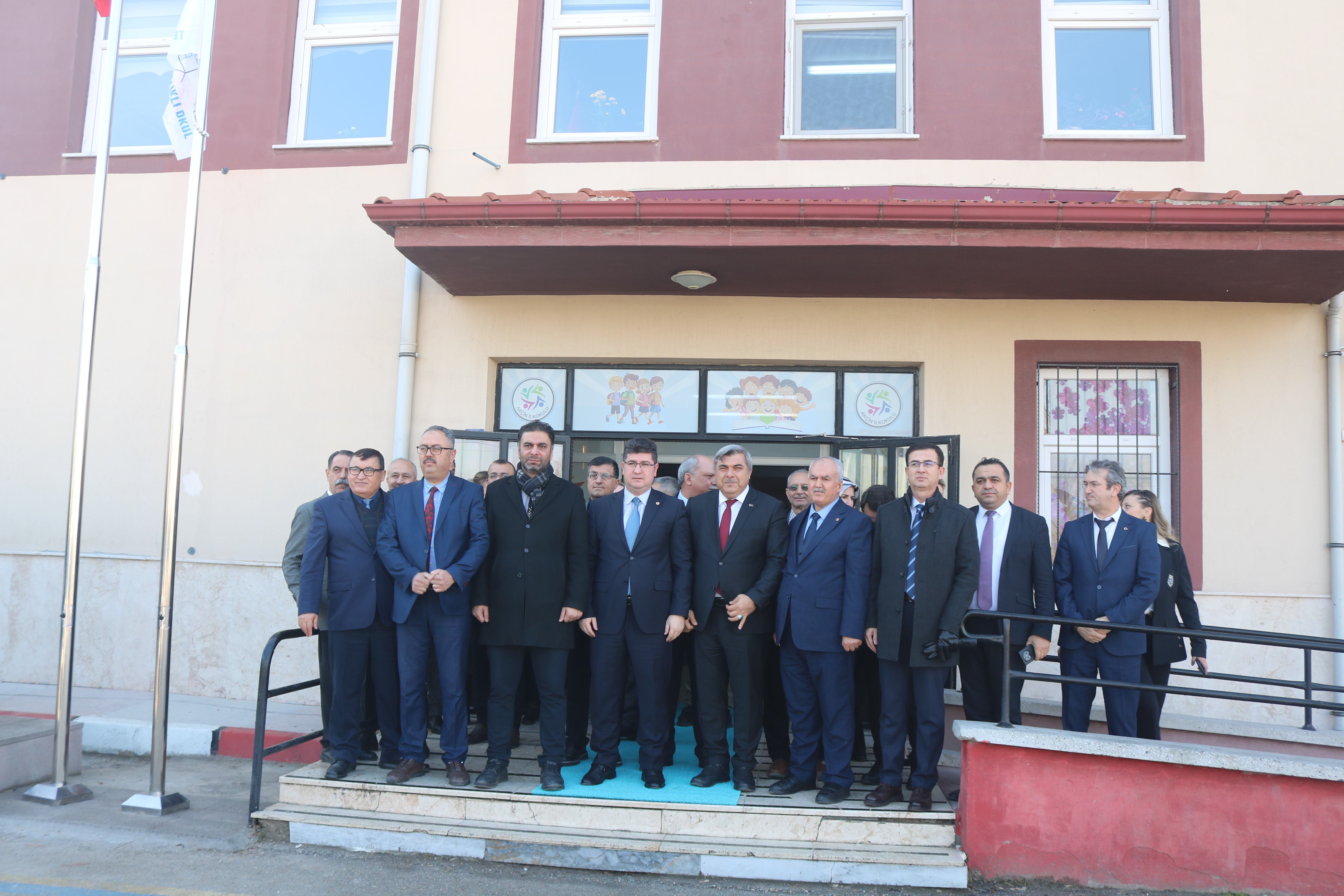 Afyon’da Karne Sevinci: 143 Bin Öğrenci Yarıyıl Tatilinde