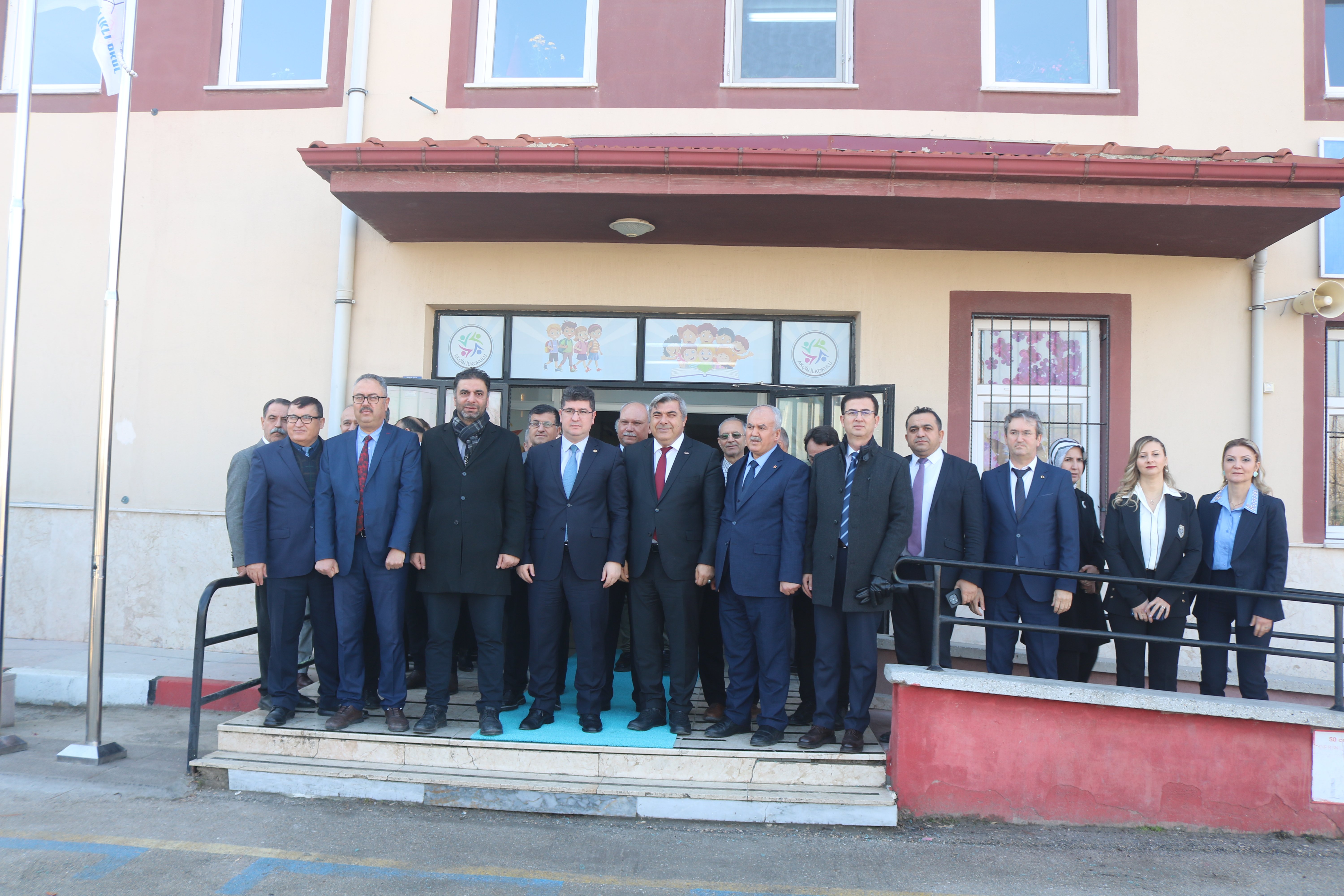 Afyon’da Karne Sevinci: 143 Bin Öğrenci Yarıyıl Tatilinde