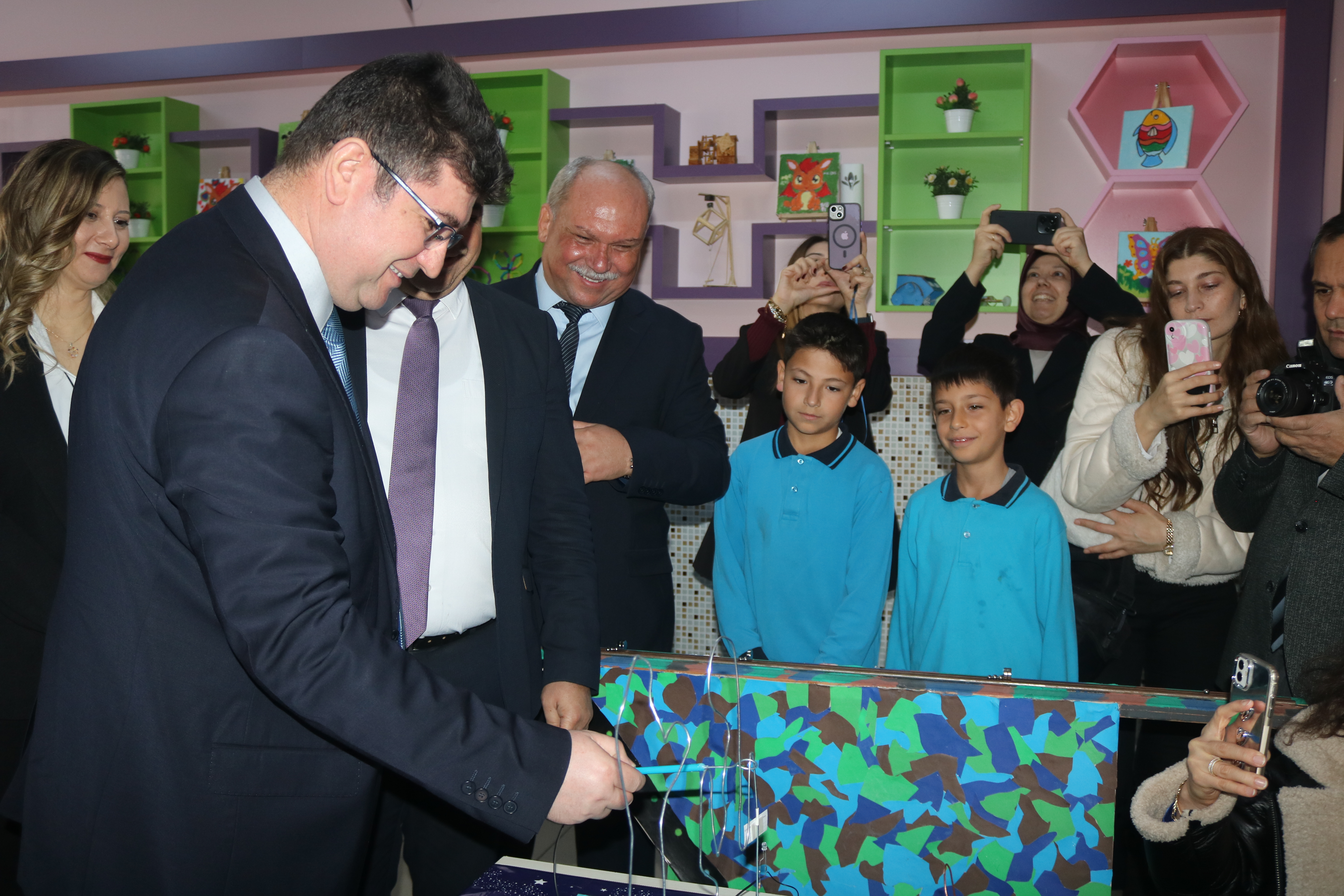 Afyon’da Karne Sevinci: 143 Bin Öğrenci Yarıyıl Tatilinde