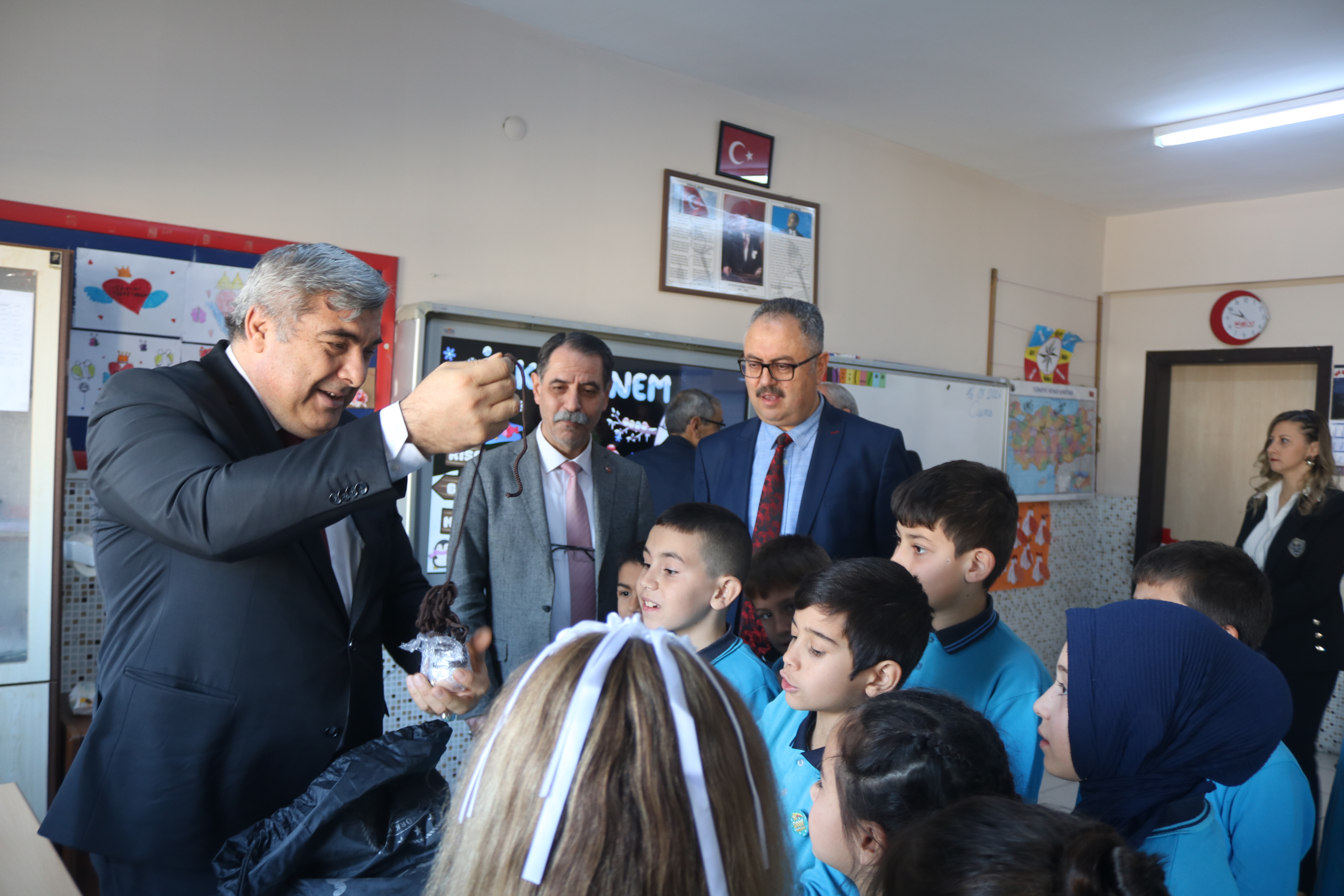 Afyon’da Karne Sevinci: 143 Bin Öğrenci Yarıyıl Tatilinde