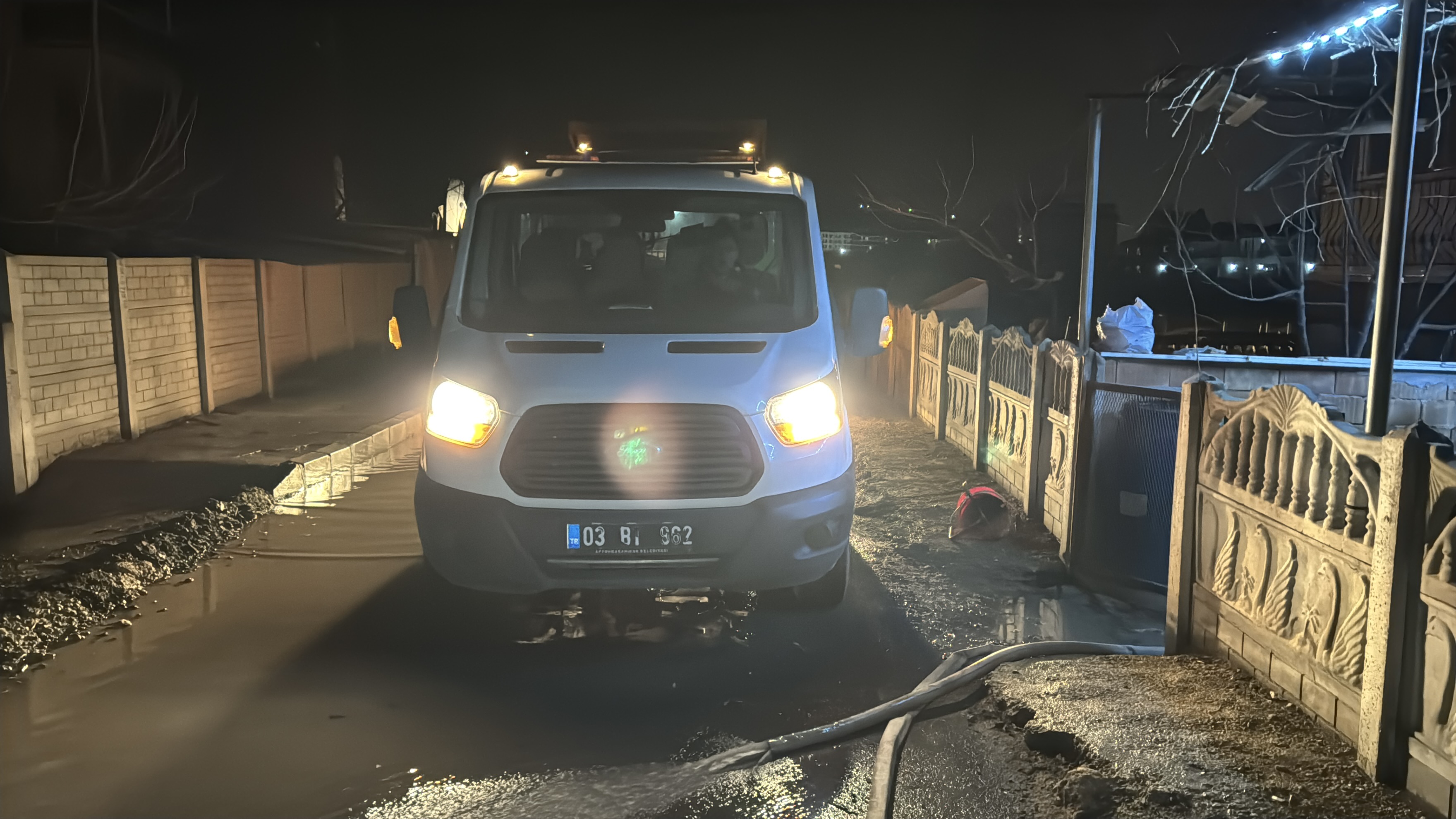 Afyon’da Şiddetli Rüzgâr ve Sağanak Hayatı Olumsuz Etkiledi