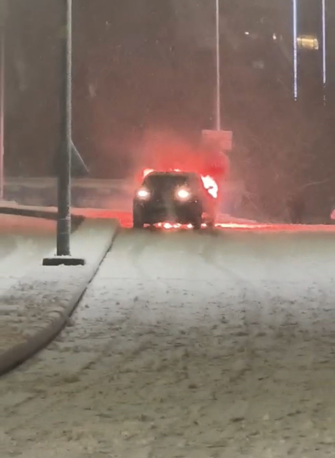 Karlı Yokuşta Cip Alev Aldı