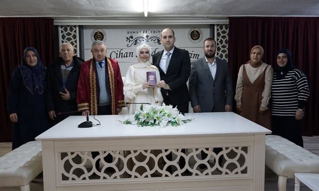 Başkan Özaşkın Genç Çiftin Mutluluğuna Ortak Oldu