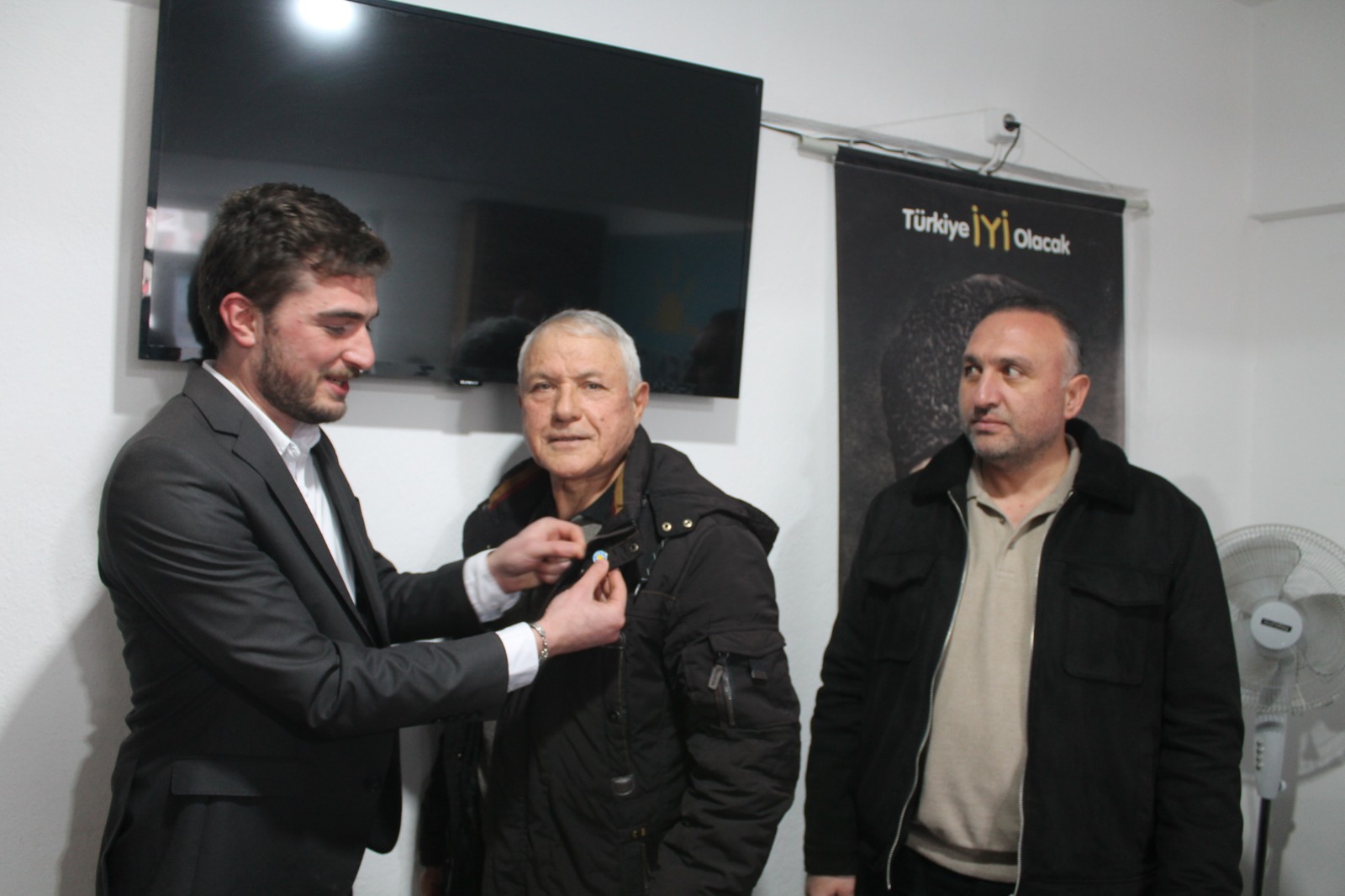 Çay’da İki Meclis Üyesi İYİ Parti Saflarında