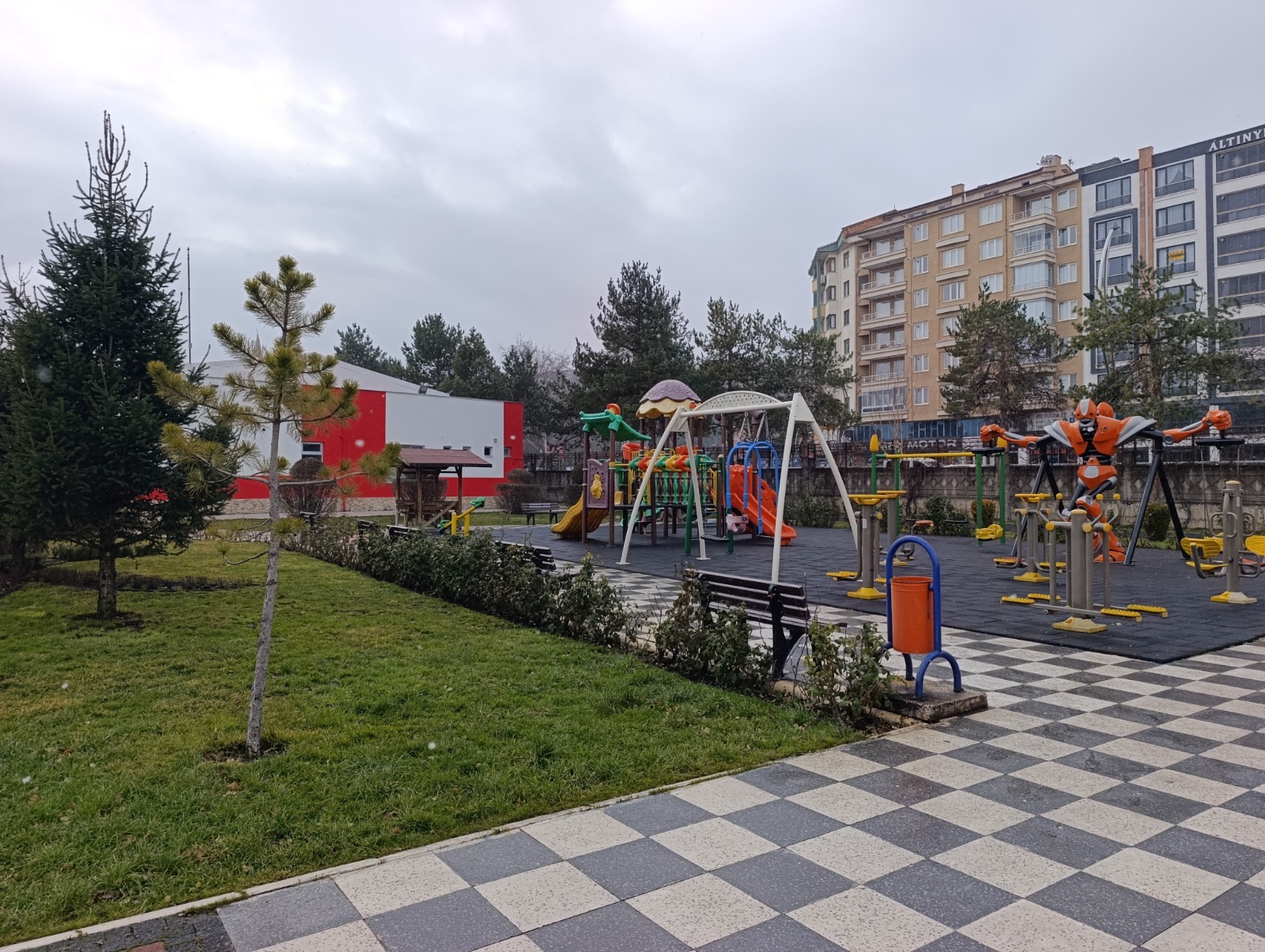 Afyonkarahisar'da Beklenen Kar Yağışı Başladı