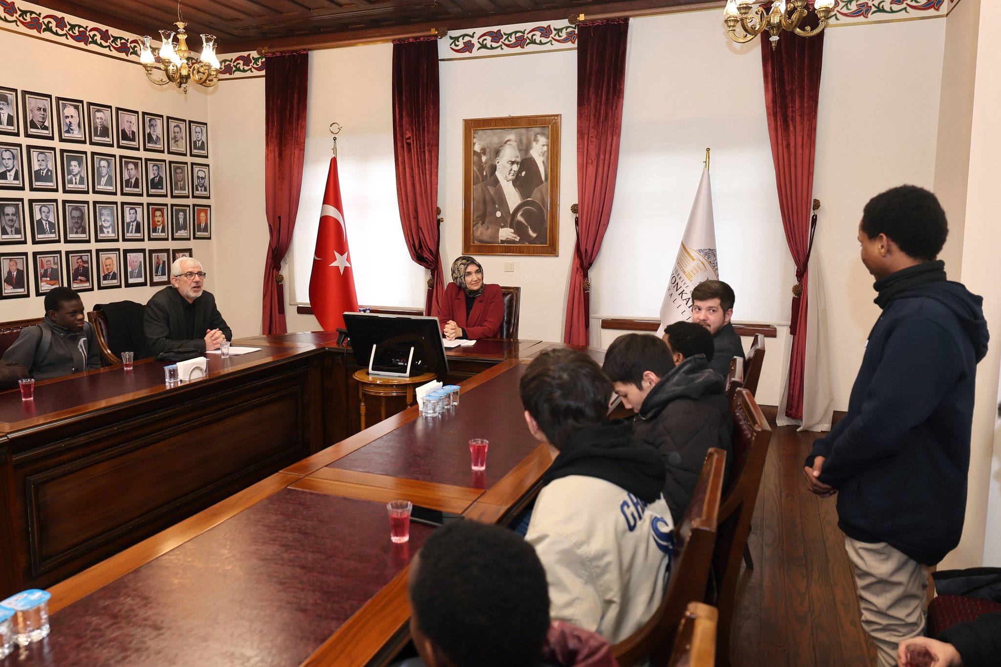 Uluslararası İmam Hatip Öğrencileri Vali Yiğitbaşı’nı Ziyaret Etti