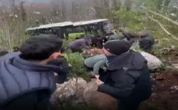 Belediye Otobüsü Devrildi: Çok Sayıda Yaralı Var