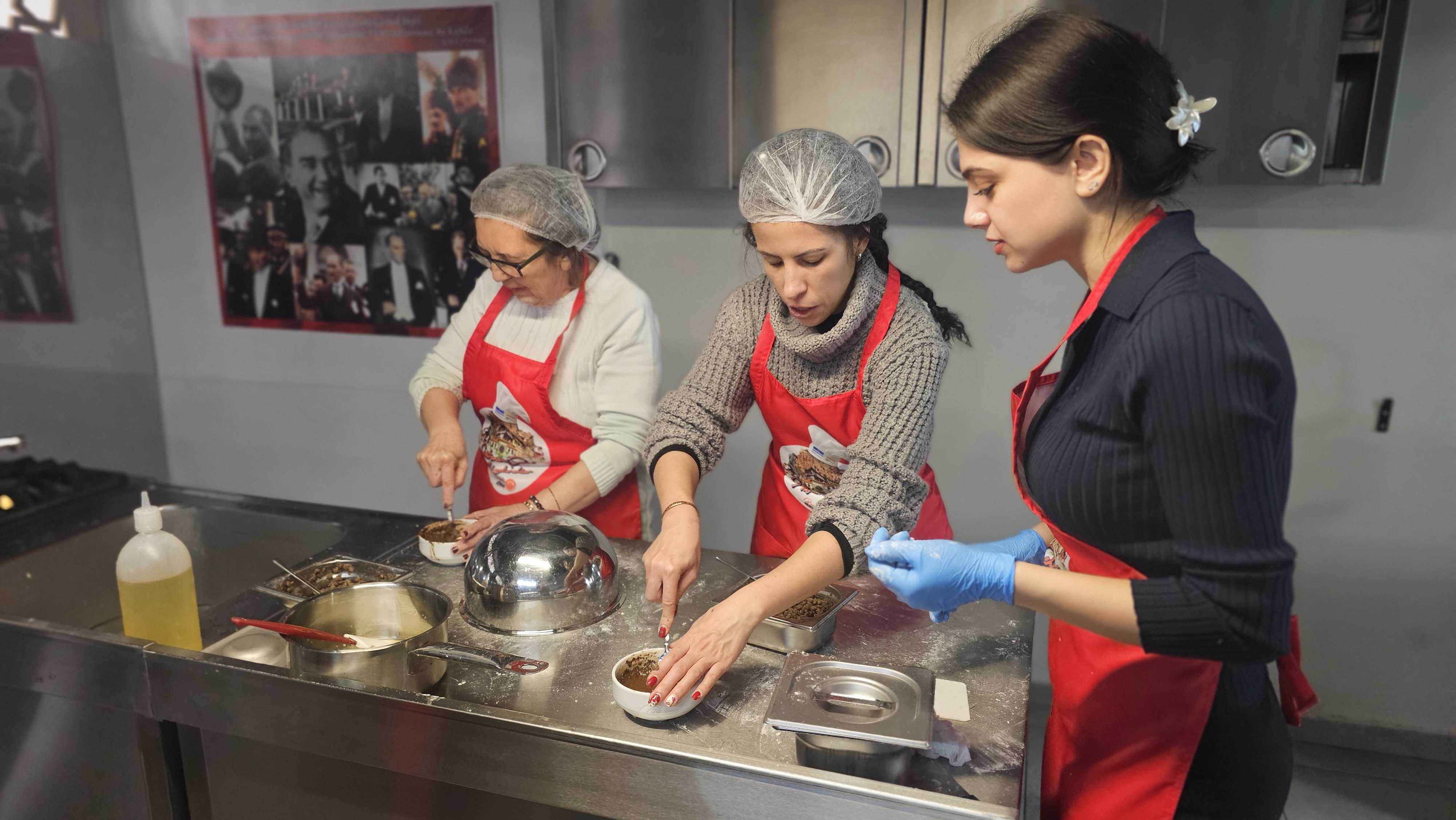 Görme Engelli Kadınlar Afyon Mutfağında Bükme Yaptı