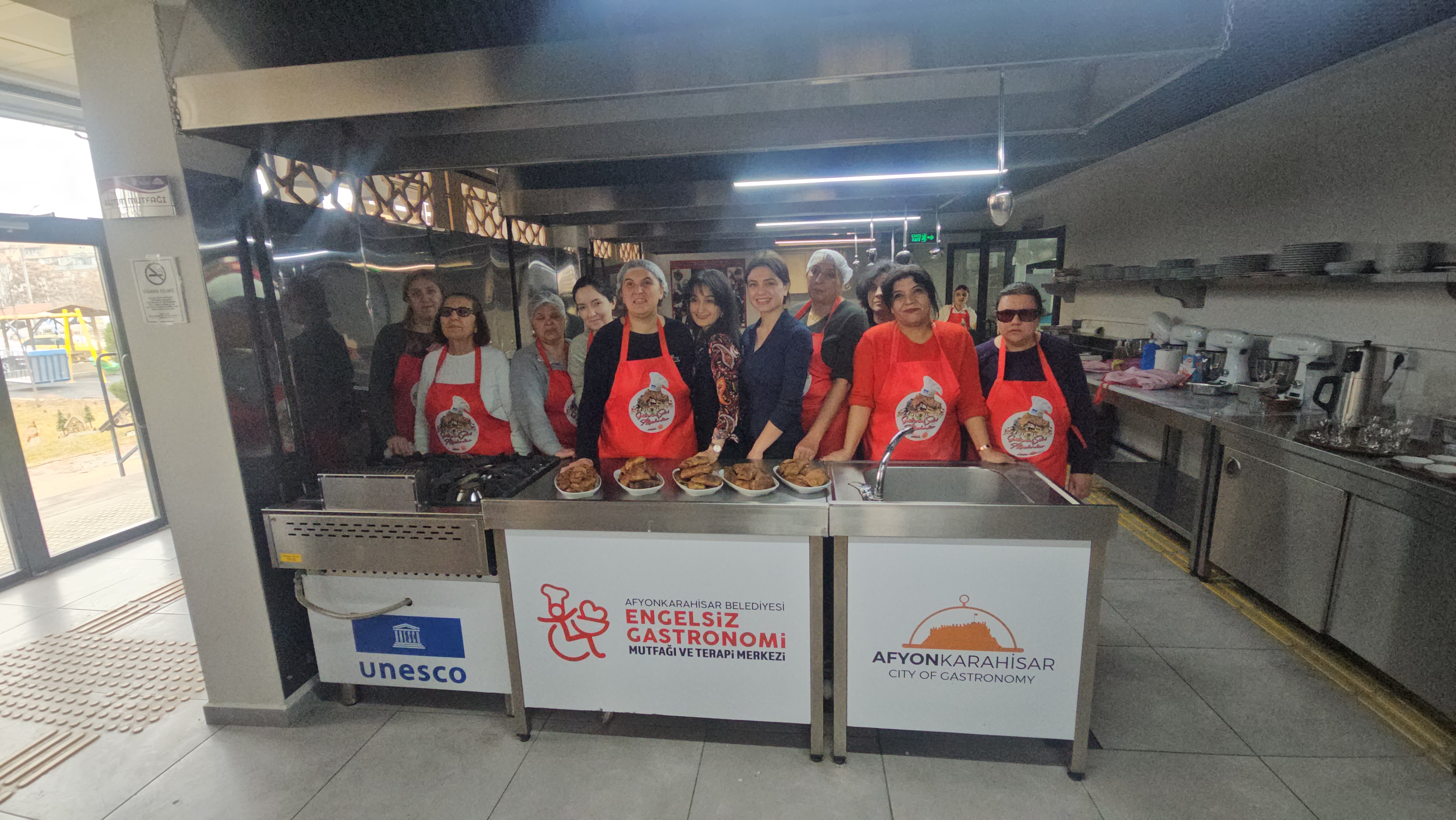 Görme Engelli Kadınlar Afyon Mutfağında Bükme Yaptı