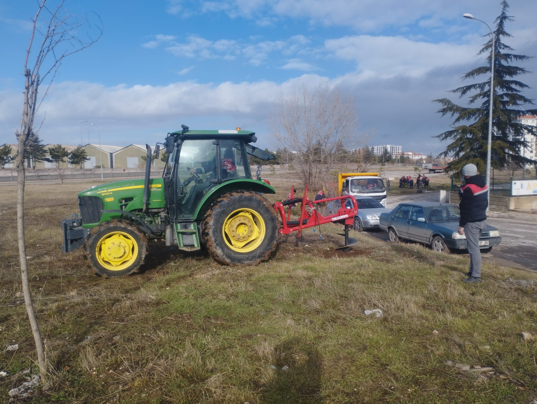 Nazmi Saatçi Mahallesi’nde Yeşillendirme Çalışması