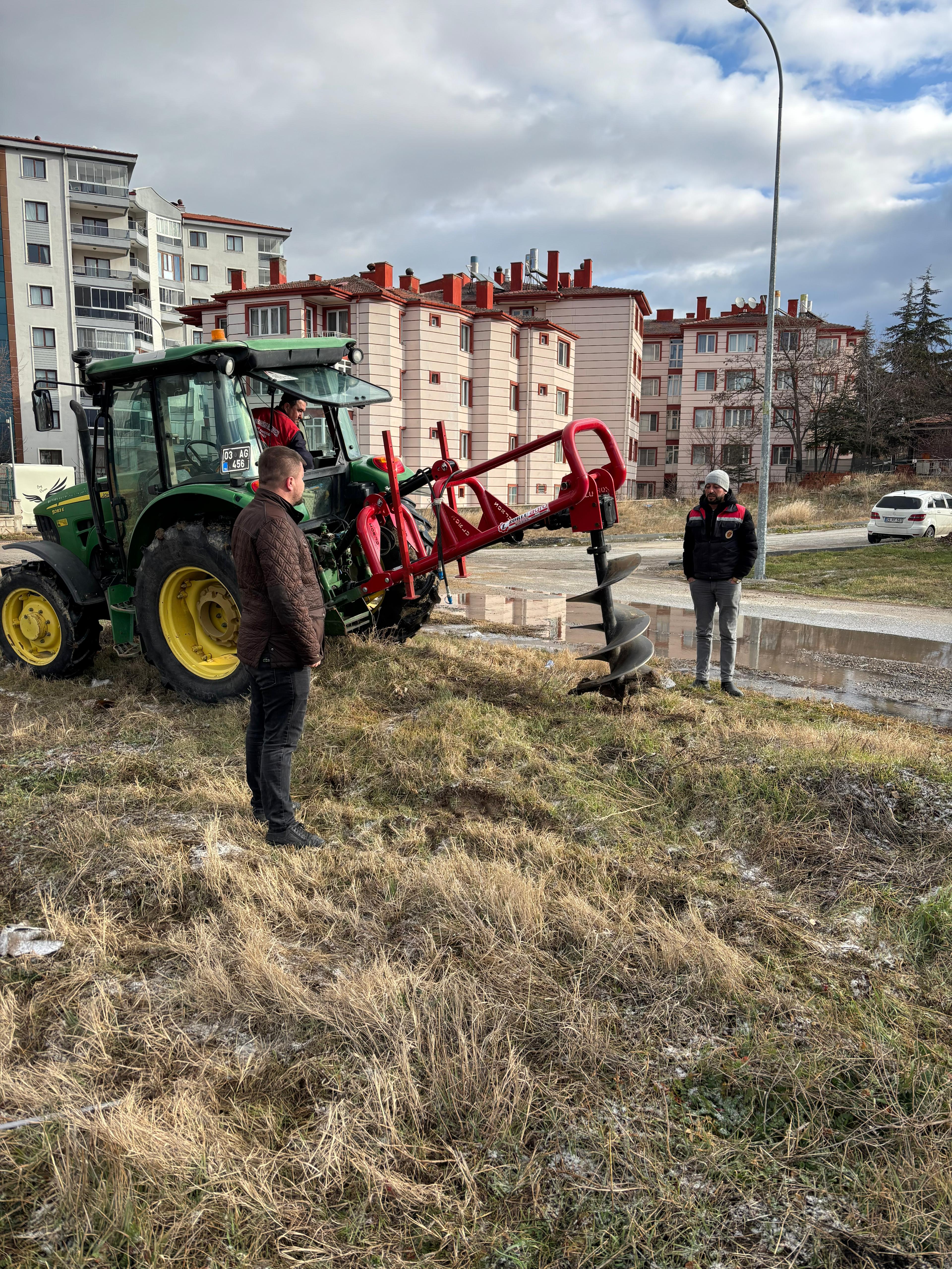 Nazmi Saatçi Mahallesi’nde Yeşillendirme Çalışması