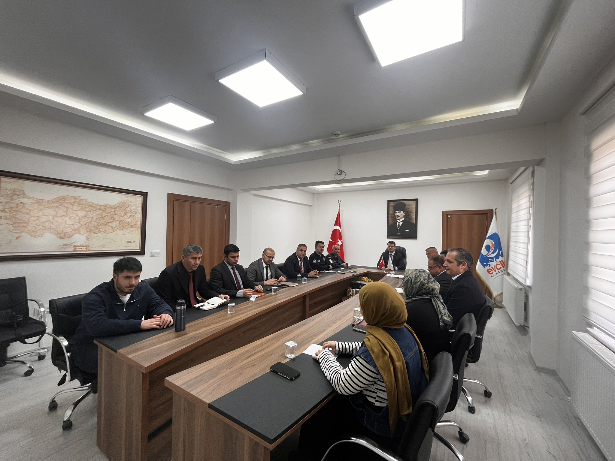 Kaymakam Okumuş, Kurum Müdürleri İle Toplantı Yaptı