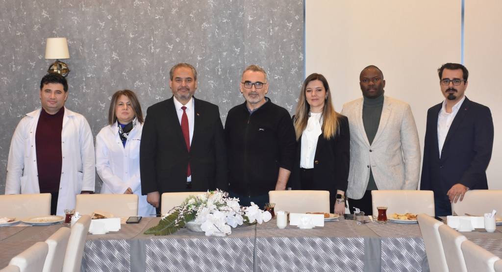 AFSÜ’den Avrupa Göz Hastalıkları Birliği Sınavlarında Büyük Başarı