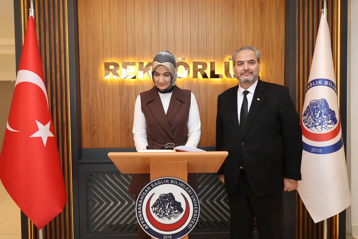 Vali Yiğitbaşı’ndan AFSÜ Rektörü Aslan’a Hayırlı Olsun Ziyareti