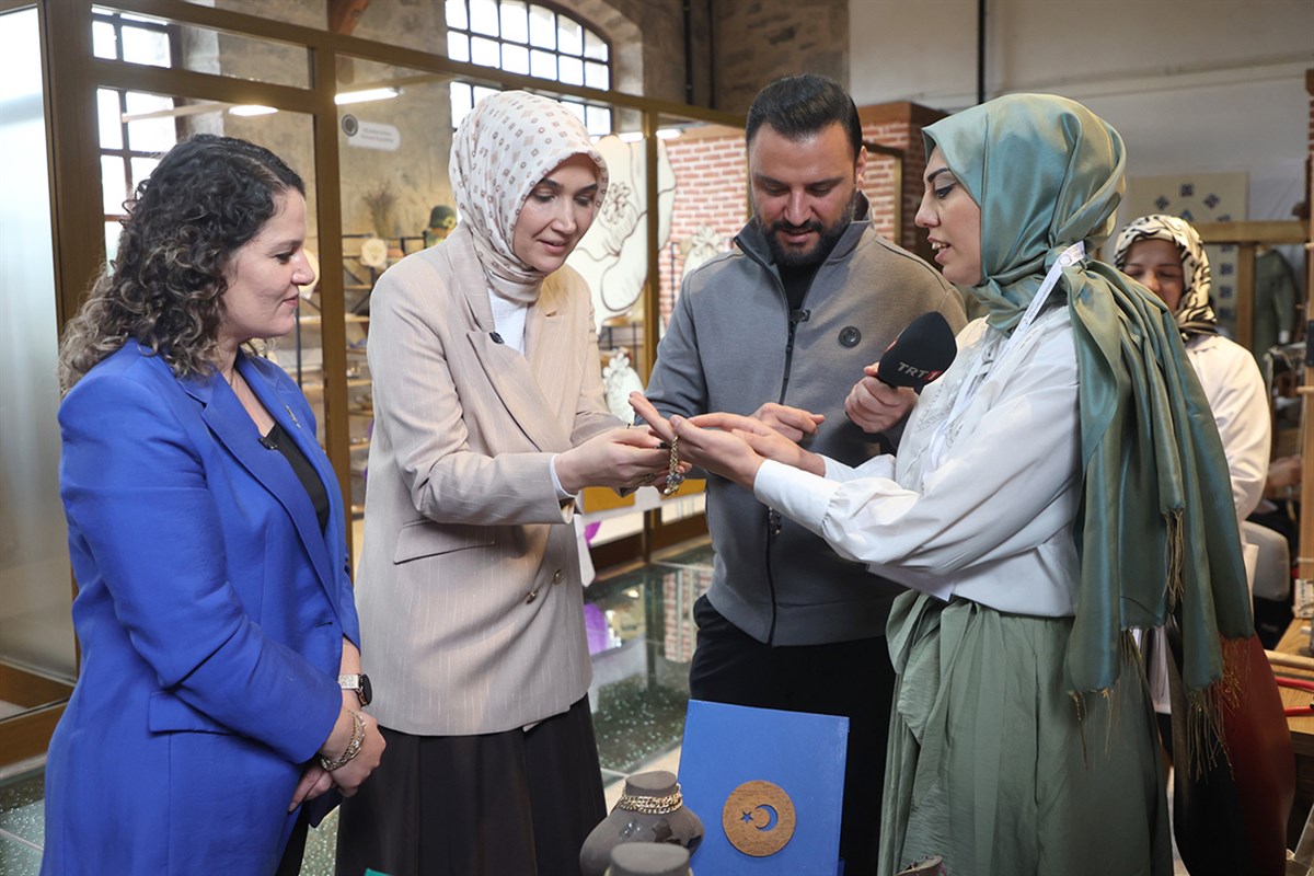 Vali Yiğitbaşı’nın Elleriyle Hazırlandı: "Zürbiye" ve "Haşhaşlı Bulgur Pilavı" Görücüye Çıktı