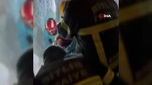 Damda Kar Temizlerken Üzerlerine Çığ Düştü