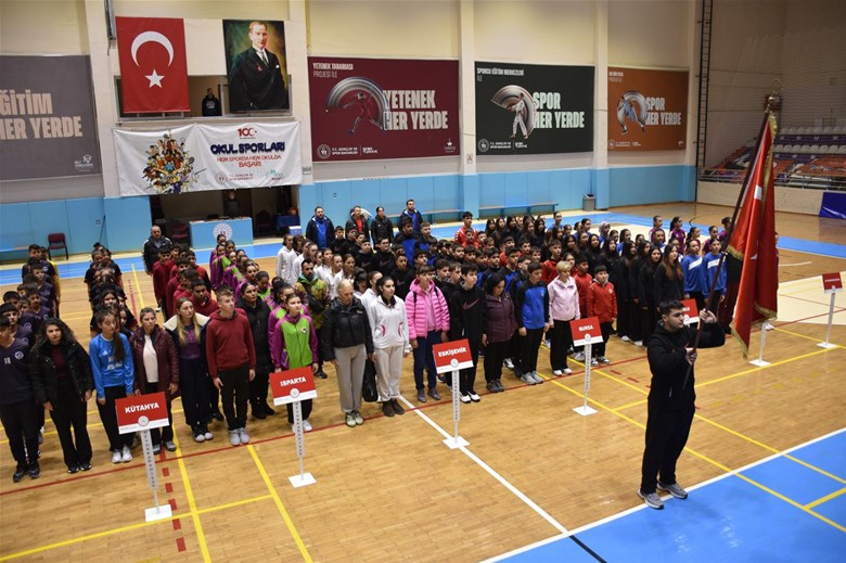 Afyonkarahisar'da Okul Sporları Hentbol Grup Müsabakaları Başladı