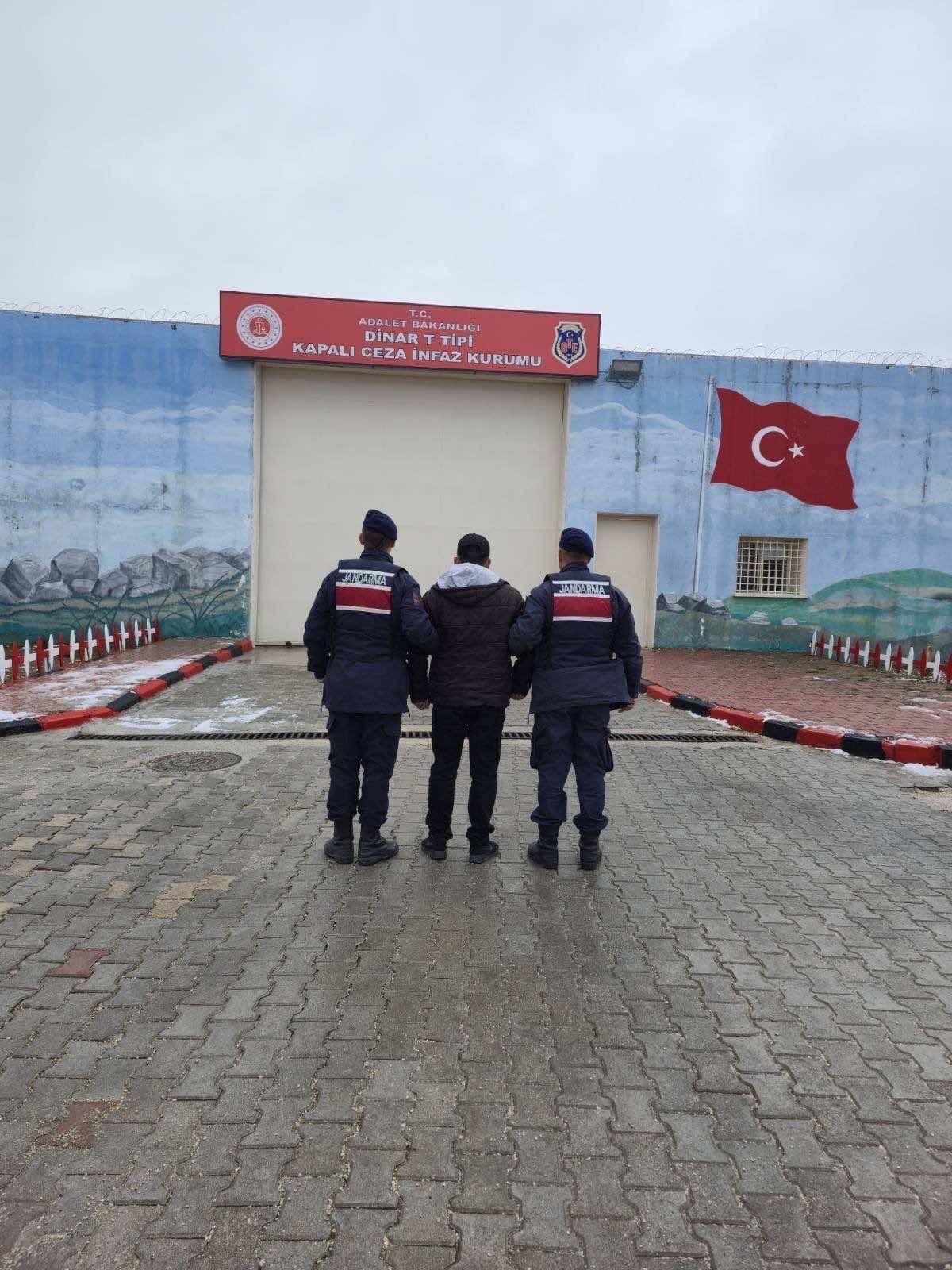 Jandarmadan Aranan Şahıslara Yönelik Operasyon: 24 Gözaltı