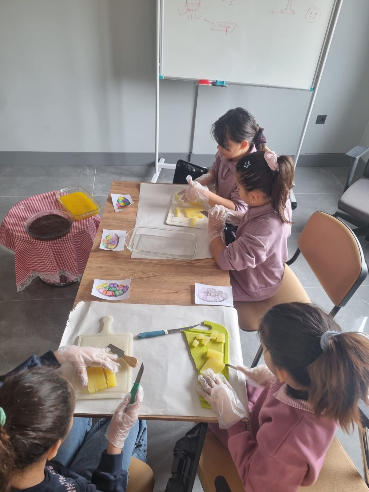 Afyonkarahisar KADEM’den Yarıyıl Tatiline Özel Anne-Çocuk Atölyesi