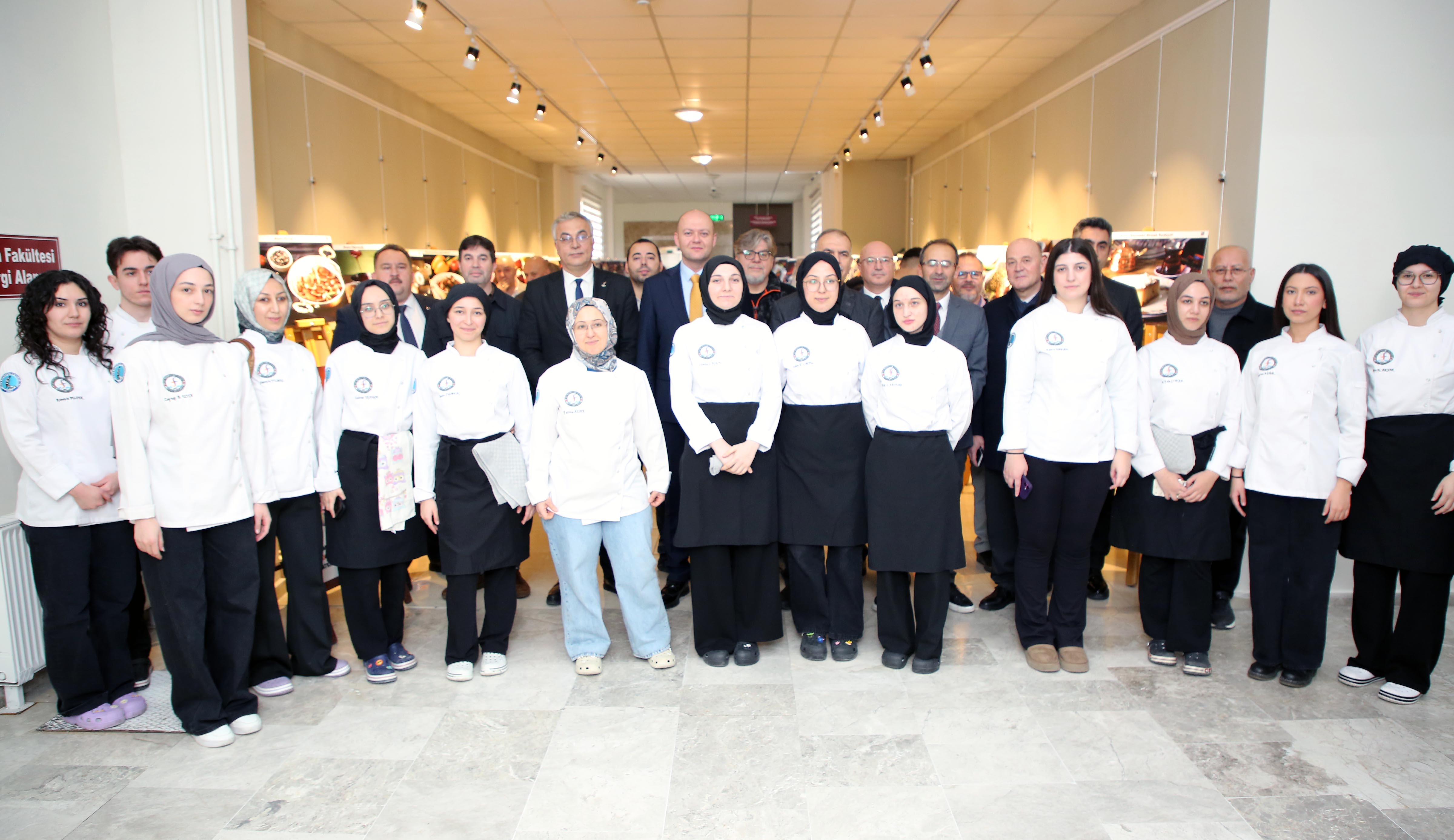 AKÜ Turizm Fakültesinde “Yemek Fotoğrafları Sergisi” Açıldı