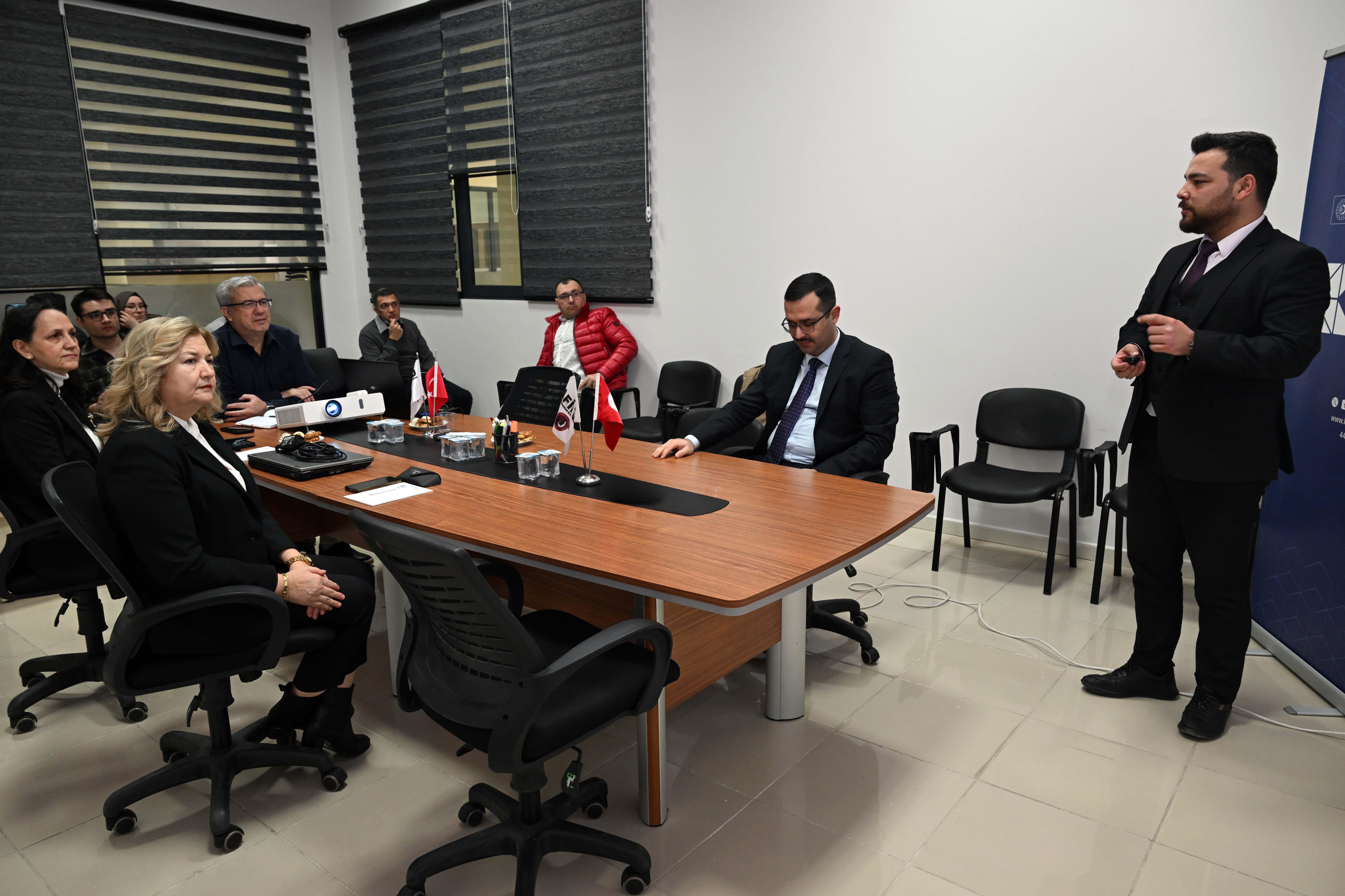 “Girişimciler İçin KOSGEB Destekleri” Bilgilendirme Toplantısı Gerçekleştirildi