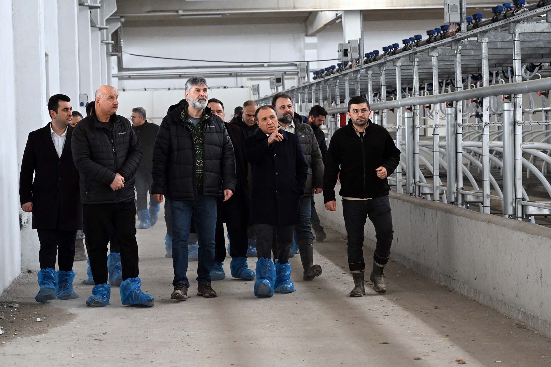 Rektör Karakaş, Araştırma ve Uygulama Çiftliğinde İncelemelerde Bulundu