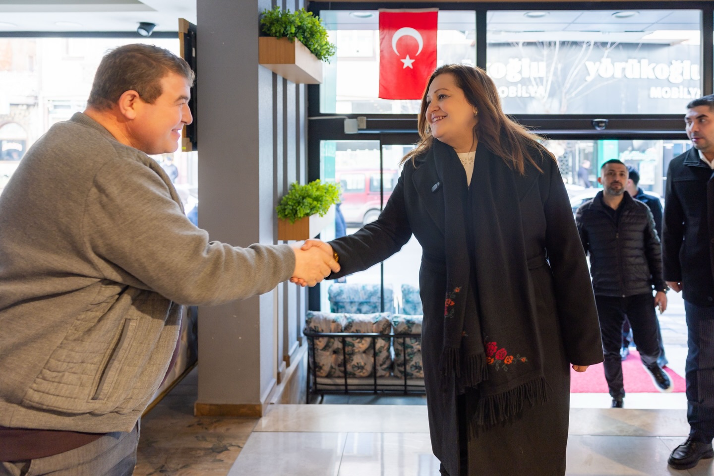 Başkan Köksal Milli Birlik Caddesi Esnafıyla Buluştu