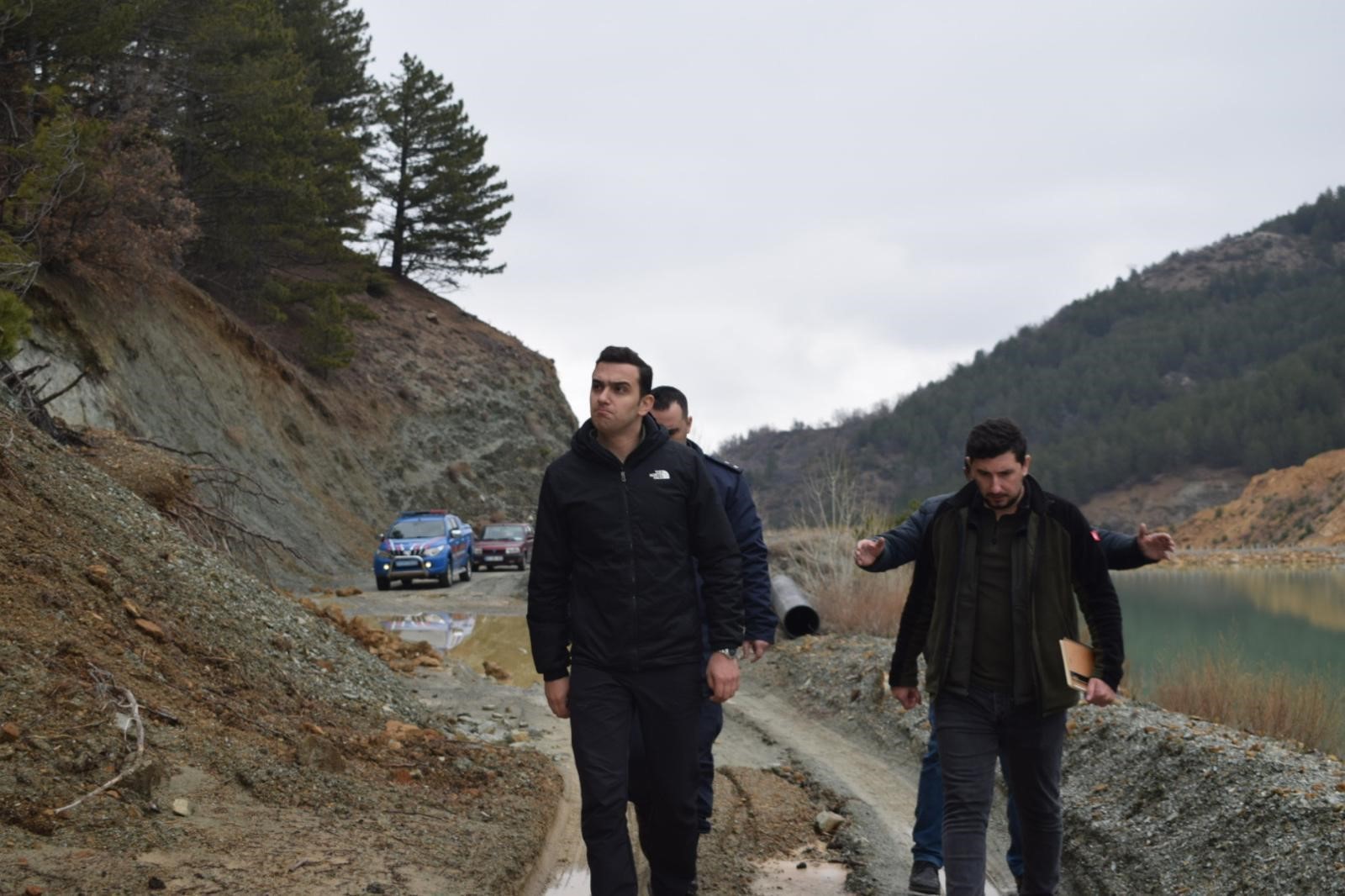 Sultandağı’nda Heyelan Paniği: Baraj Taştı, Toprak Kaydı