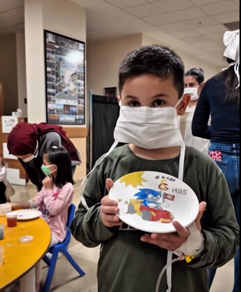 GSB Yurdu Öğrencilerinden AFSÜ Onkoloji Bölümü'ne Anlamlı Ziyaret