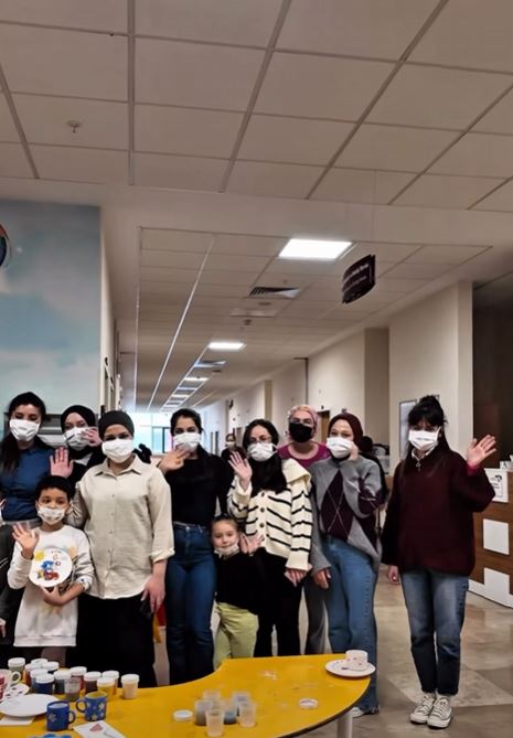 GSB Yurdu Öğrencilerinden AFSÜ Onkoloji Bölümü'ne Anlamlı Ziyaret