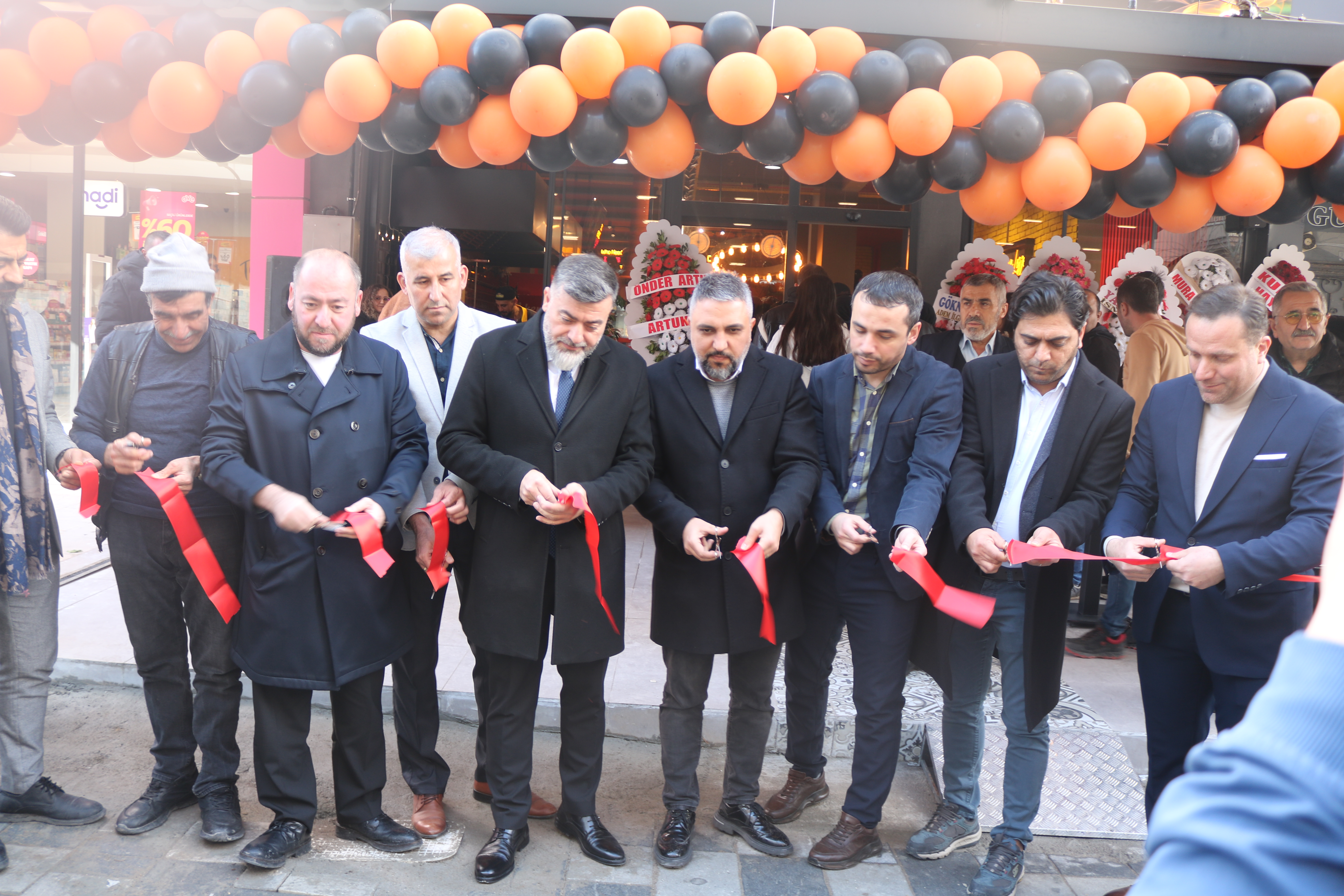 Afyonkarahisar'da Yeni Lezzet Noktası: Ateş Döner Açıldı