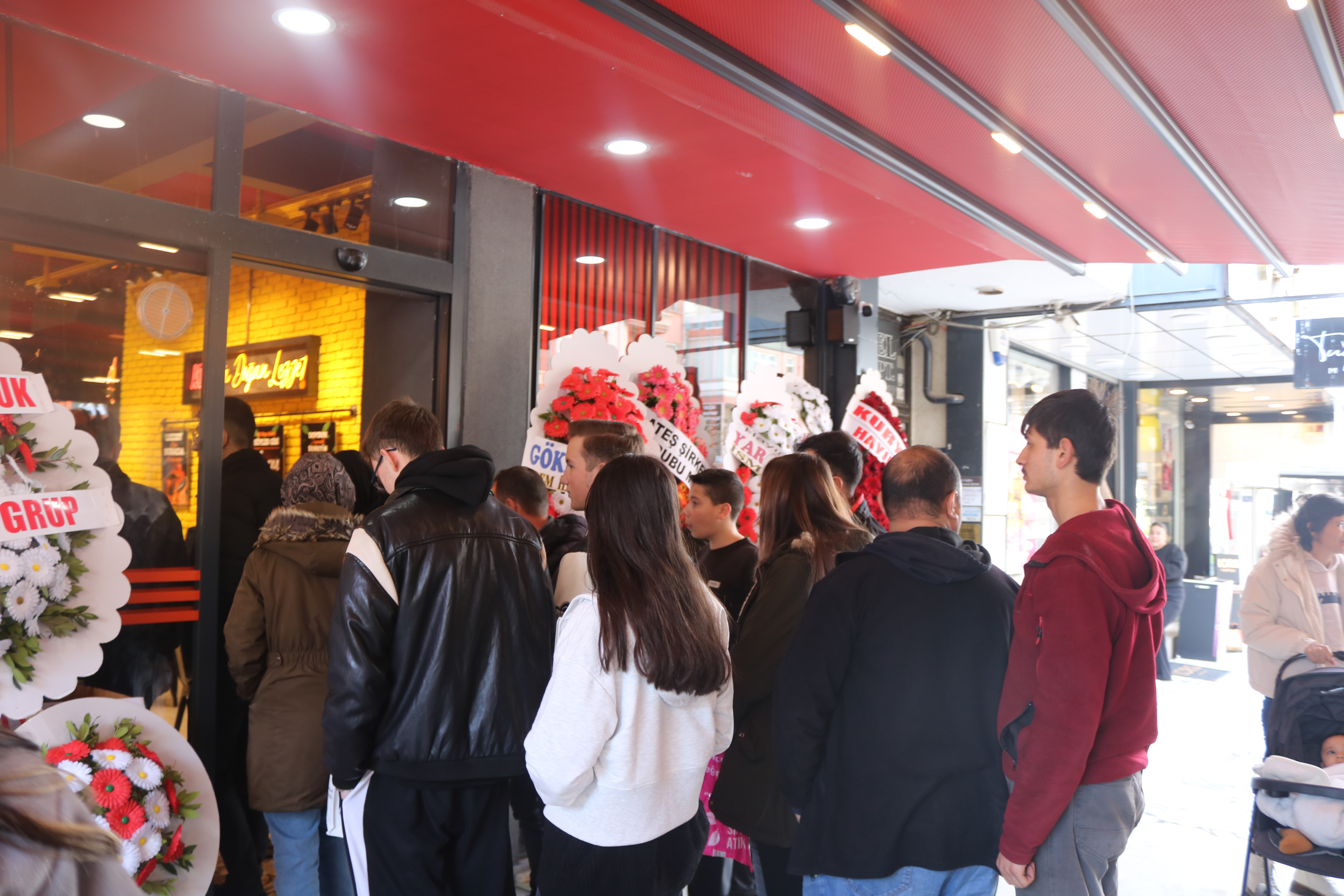 Afyonkarahisar'da Yeni Lezzet Noktası: Ateş Döner Açıldı
