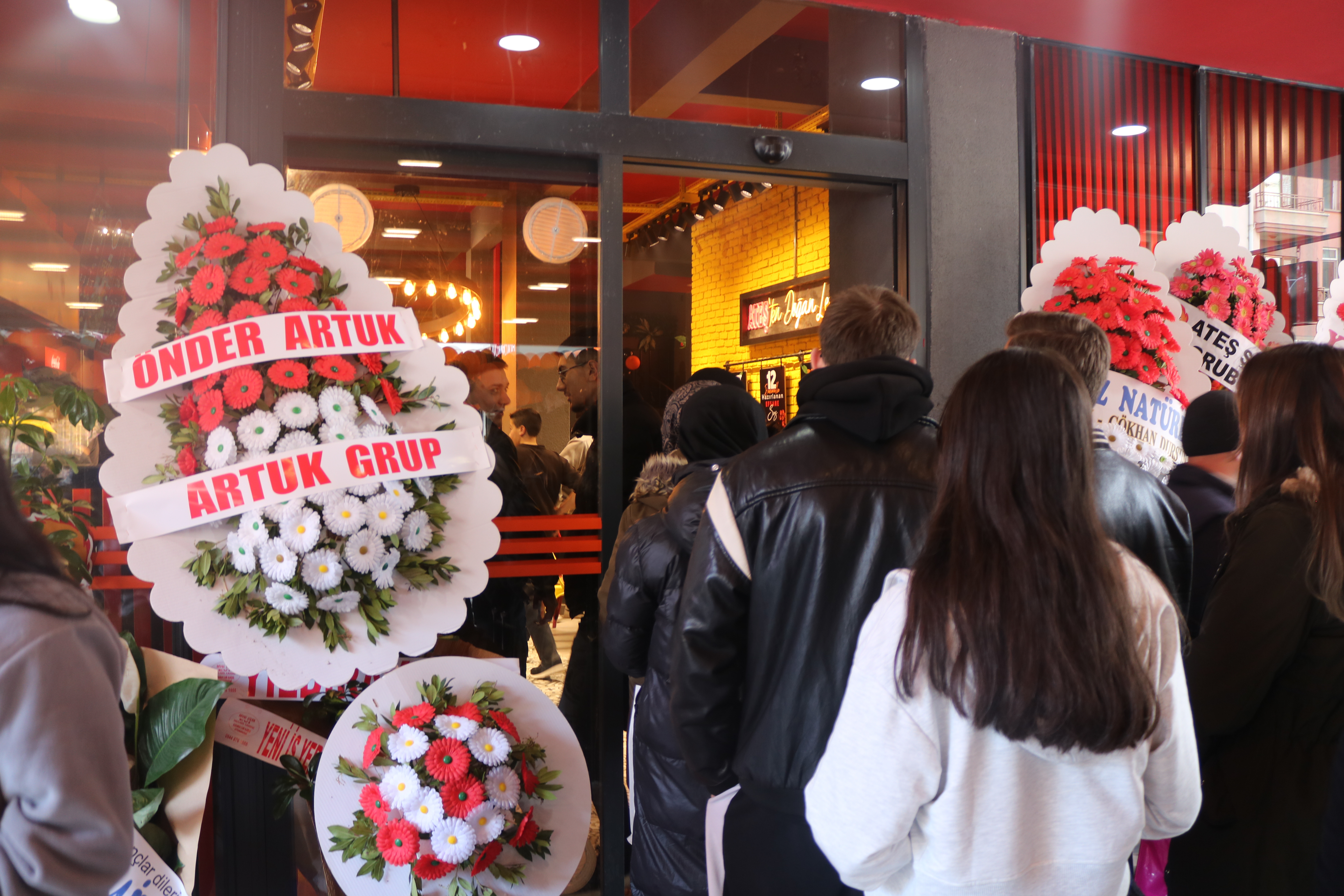 Afyonkarahisar'da Yeni Lezzet Noktası: Ateş Döner Açıldı