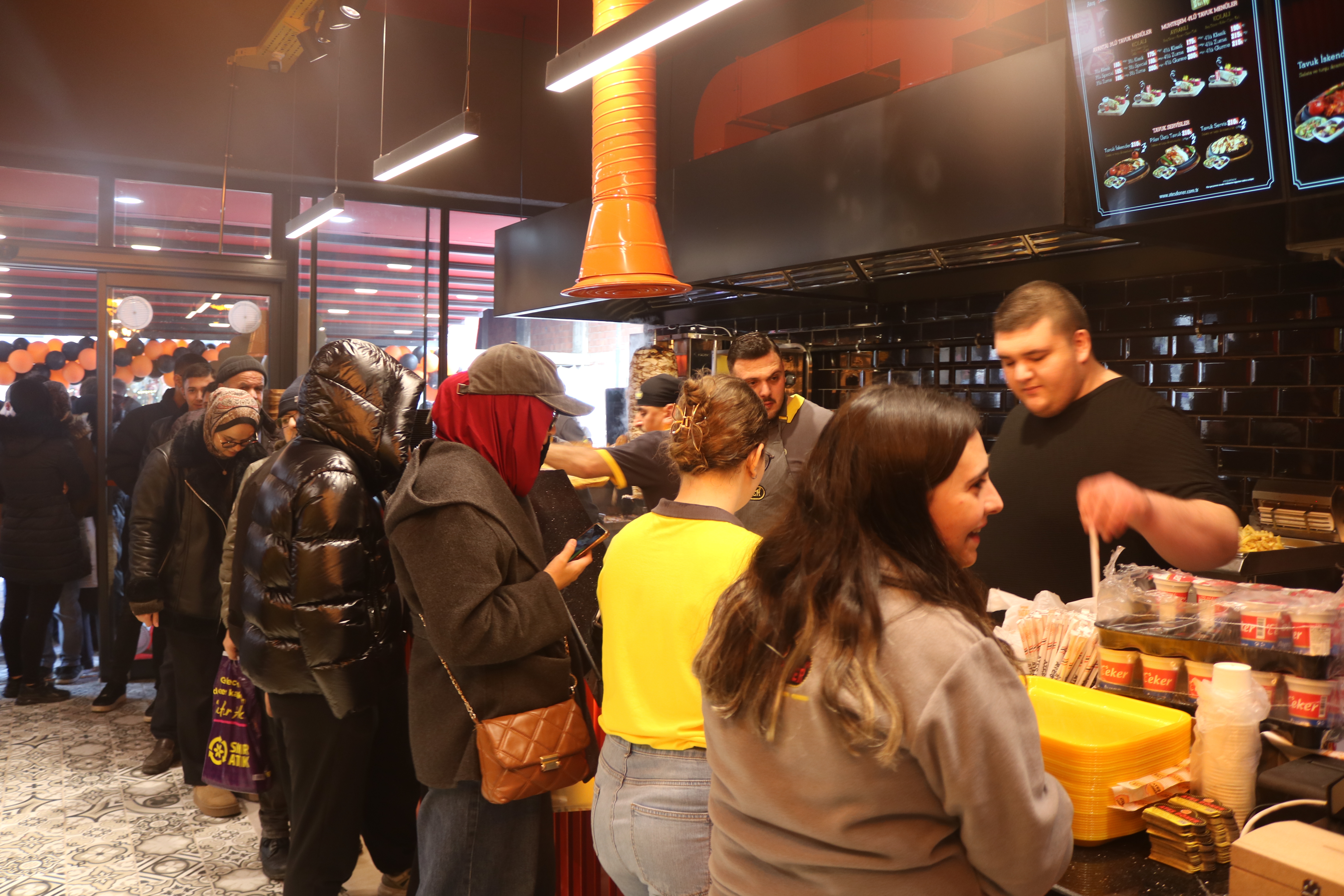 Afyonkarahisar'da Yeni Lezzet Noktası: Ateş Döner Açıldı