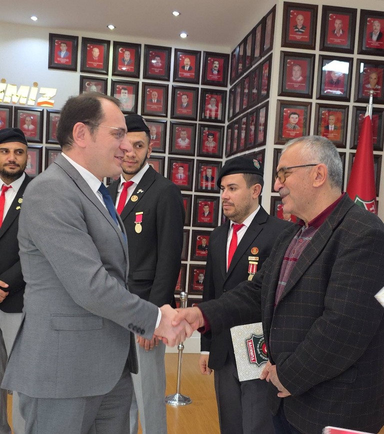 Kaymakamlardan Şehit Aileleri Ve Gazilere Anlamlı Ziyaret