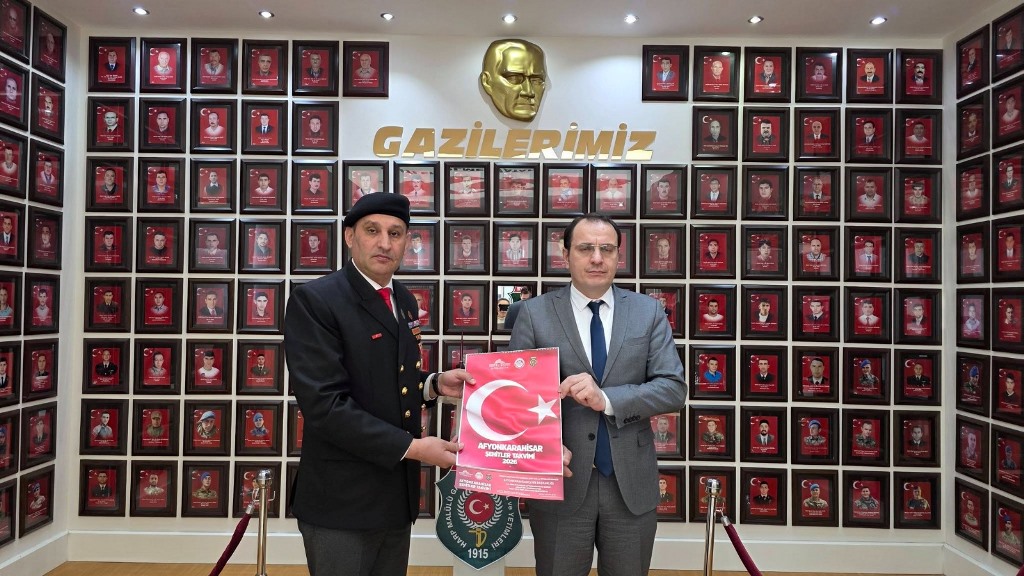 Kaymakamlardan Şehit Aileleri Ve Gazilere Anlamlı Ziyaret