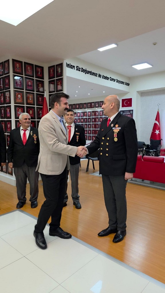 Kaymakamlardan Şehit Aileleri Ve Gazilere Anlamlı Ziyaret
