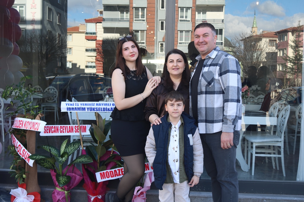 Nermin Cafe Bıstro Afyonkarahisar’da Kapılarını Açtı