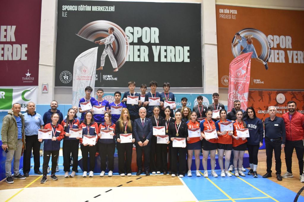 Okul Sporları Masa Tenisi Gençler Grup Müsabakaları Sona Erdi