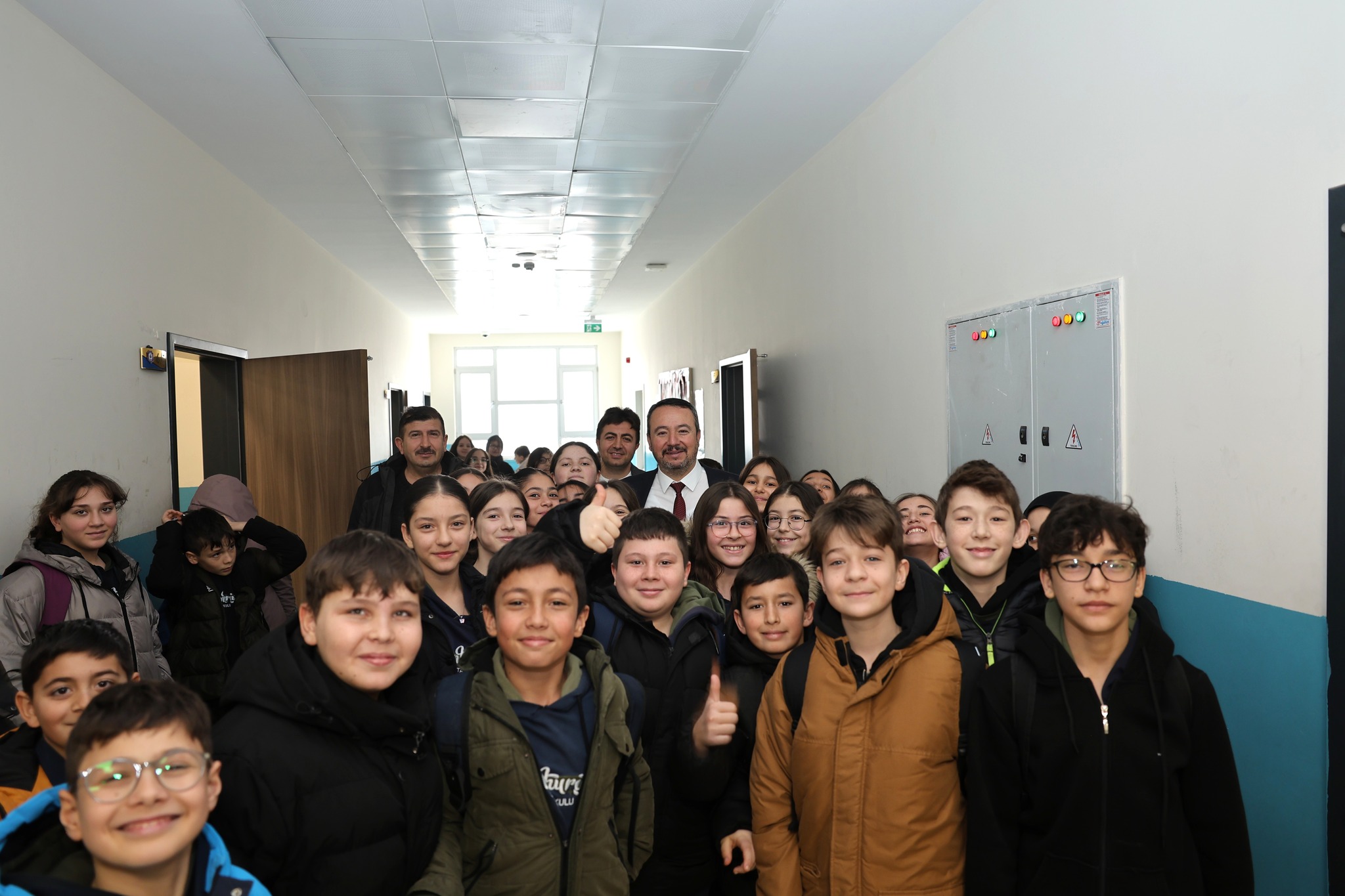 Sandıklı Belediye Başkanı Öztaş’tan Öğrencilere Kitap Desteği