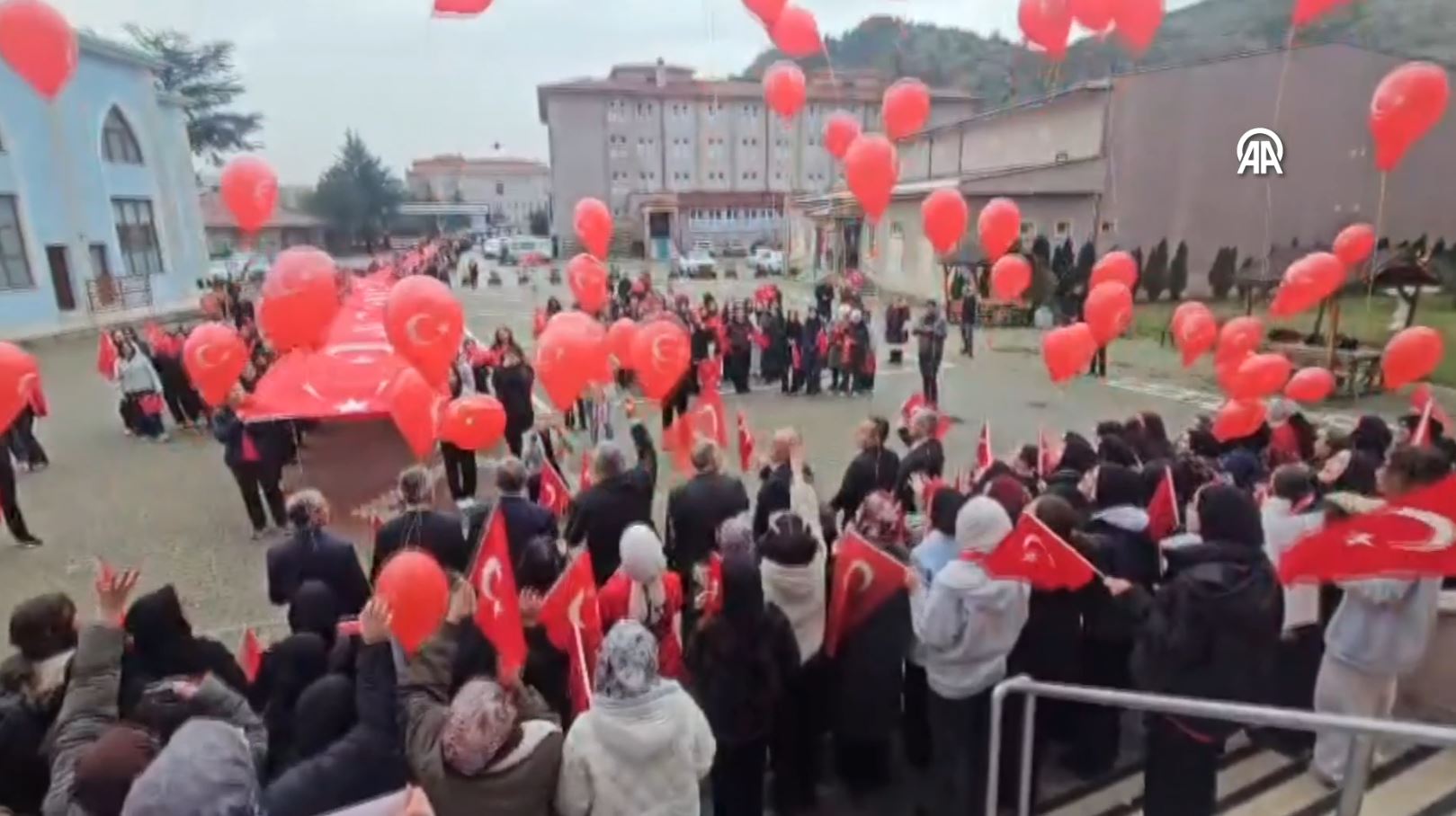 Afyonkarahisar'da Yarıyıl Tatili Sonrası İlk Ders Zili Çaldı