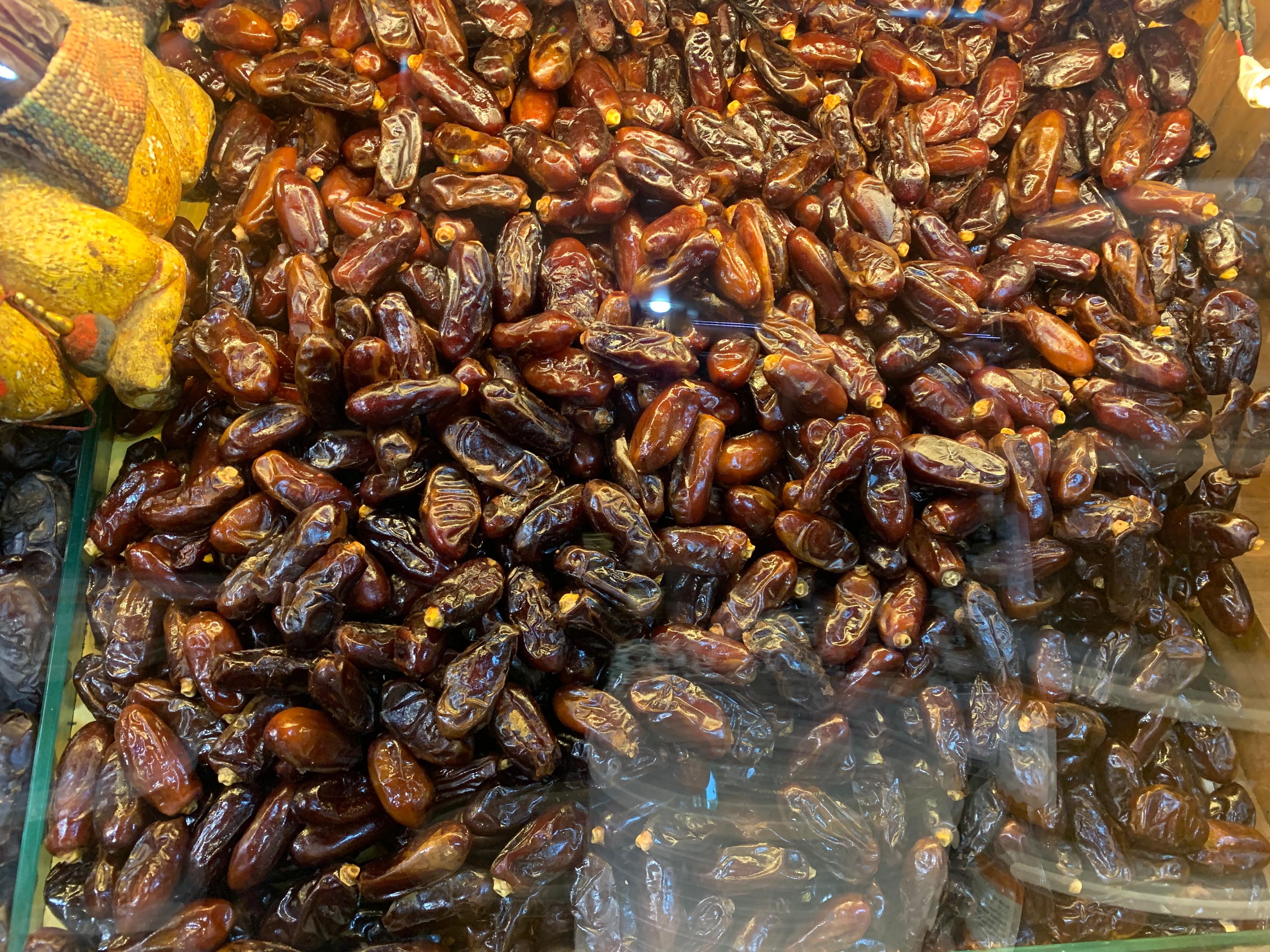 Tezgahlarda Ramazan Bereketi: Afyon’da Hurma Satışları Katlandı