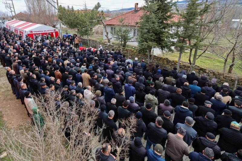 Vali Naci Aktaş, Erol Karabacak’ı Son Yolculuğunda Yalnız Bırakmadı